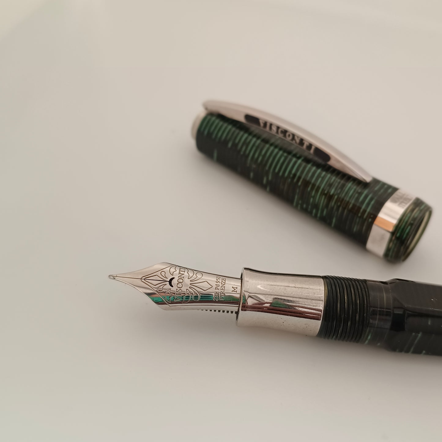 Visconti Wall Street Green Pearl Celluloid Fountain Pen