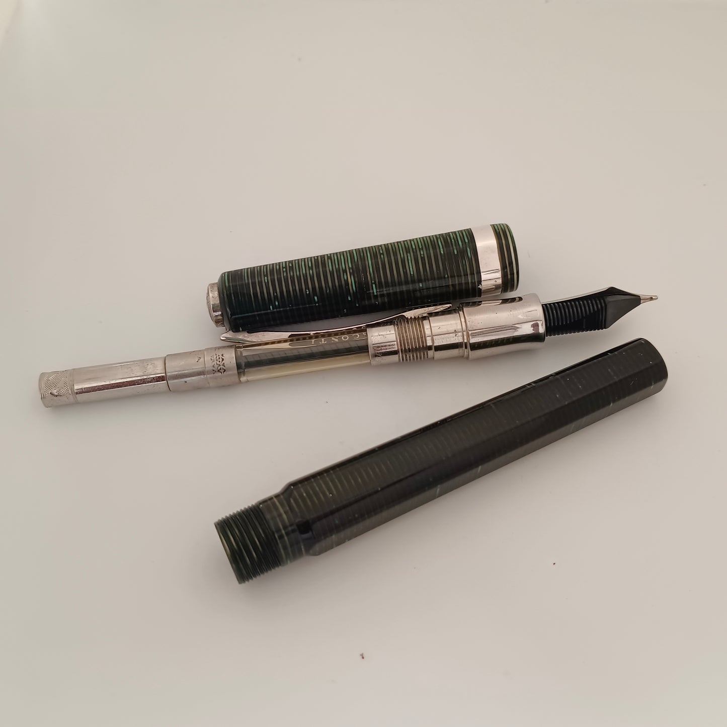 Visconti Wall Street Green Pearl Celluloid Fountain Pen