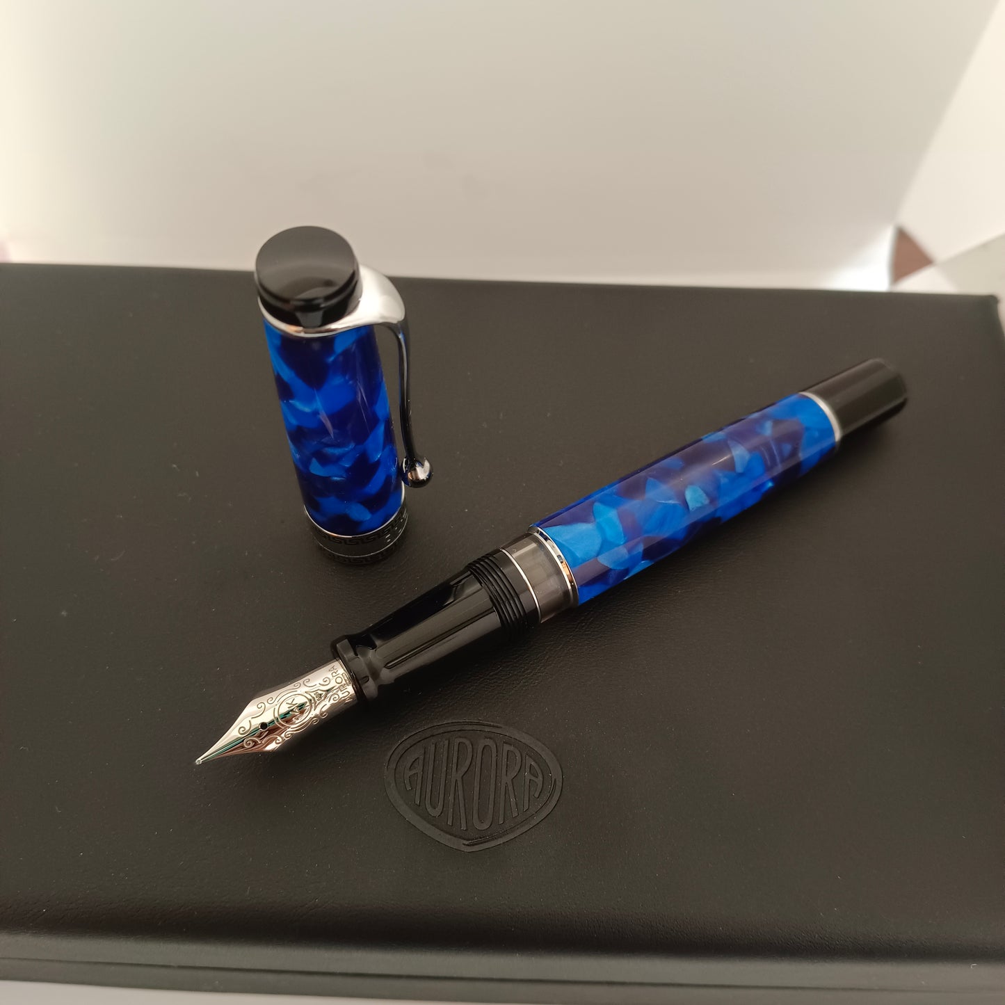 Aurora optima auroloid Blue with CT fountain pen
