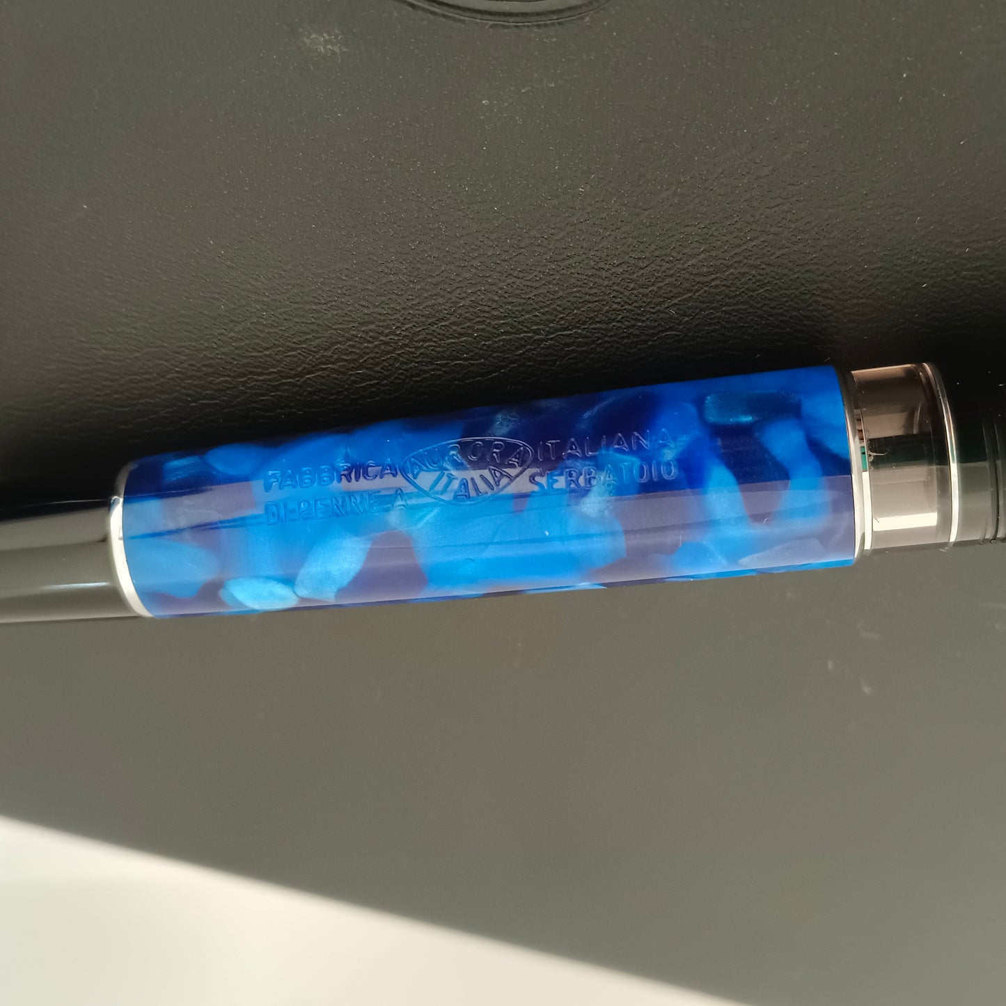 Aurora optima auroloid Blue with CT fountain pen