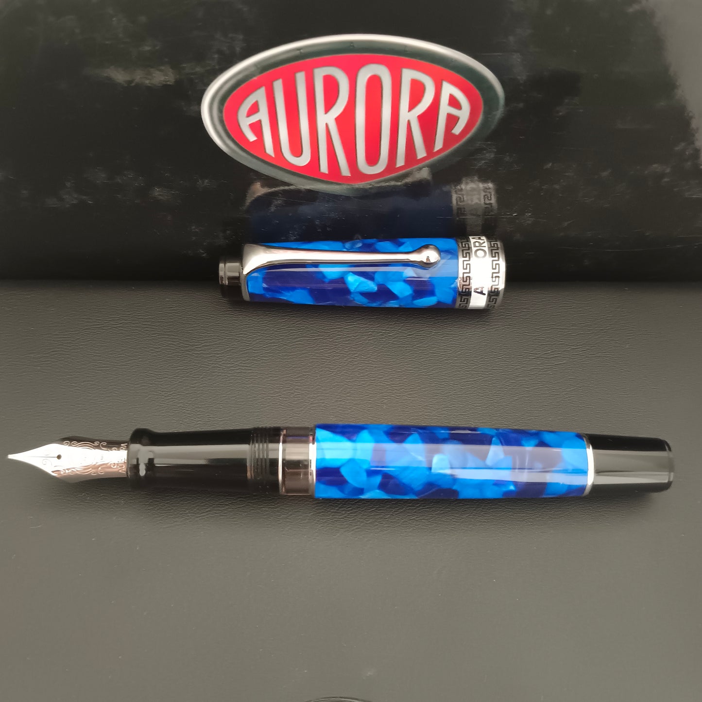 Aurora optima auroloid Blue with CT fountain pen