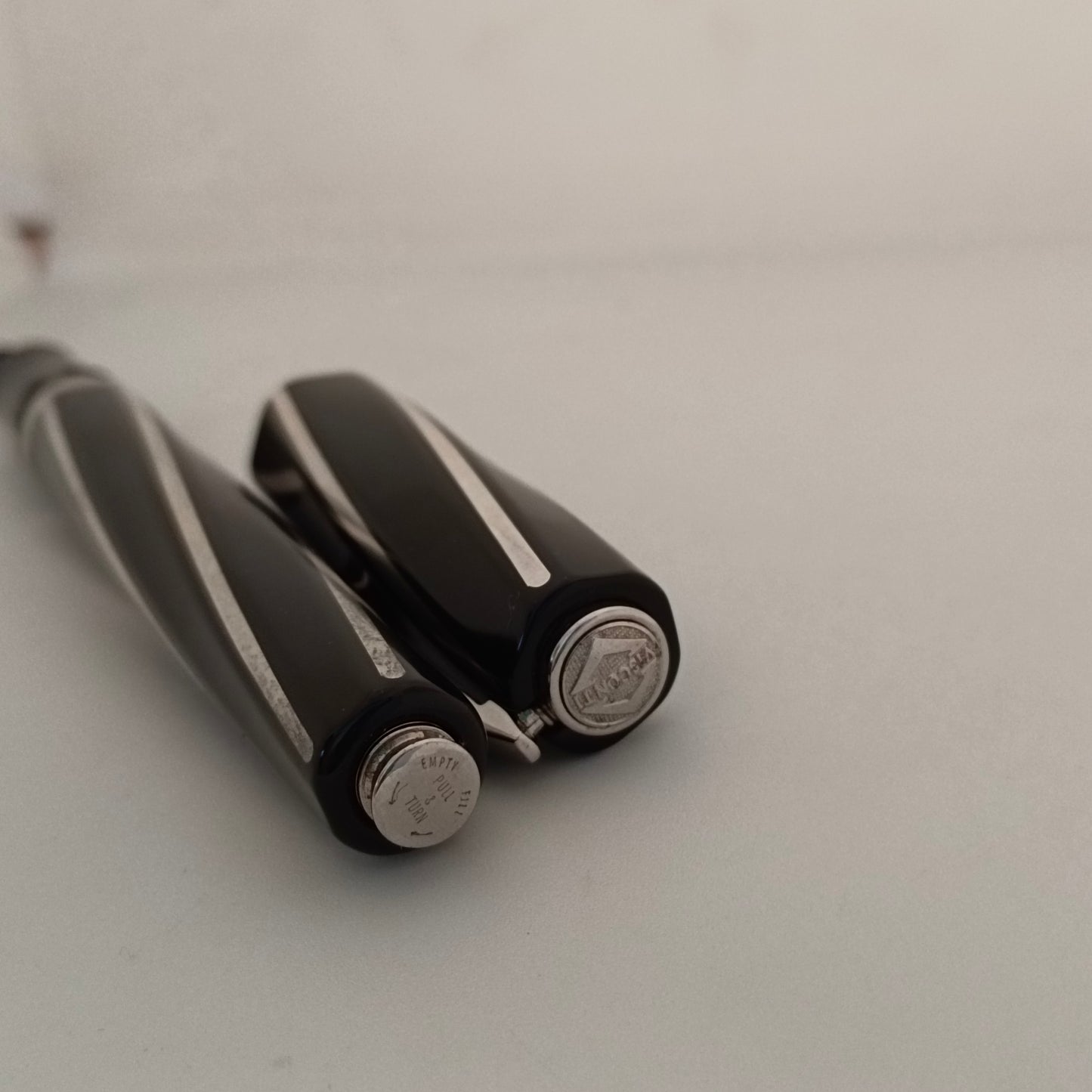 Visconti Divina Elegance Oversize Black Fountain Pen