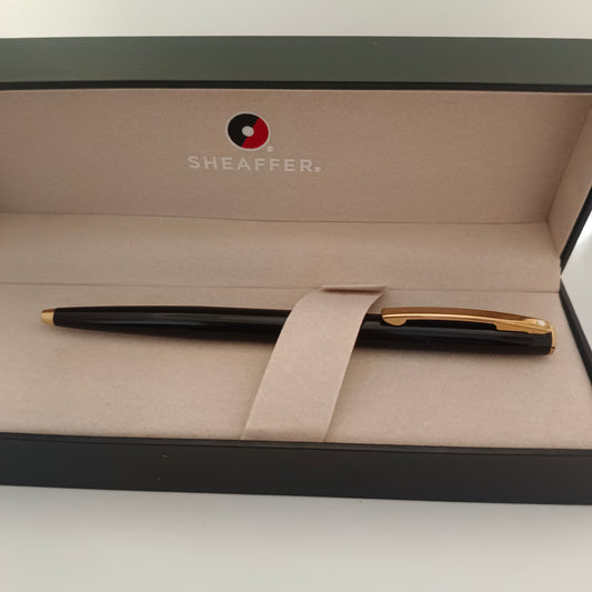 Sheaffer SAGARIS 9471 Gloss Black Ballpoint Pen With Gold Tone trim