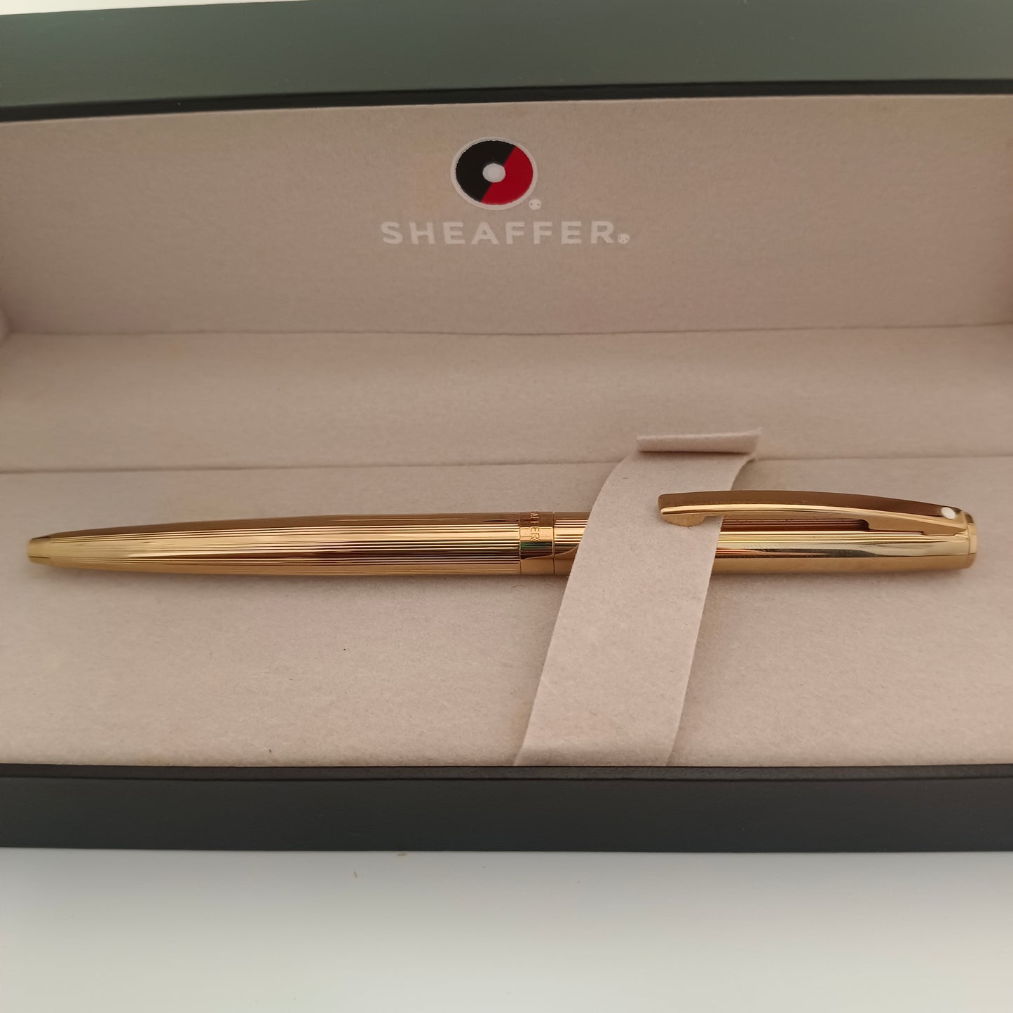 Sheaffer Sagaris 9474 Fluted Gold Ballpoint Pen