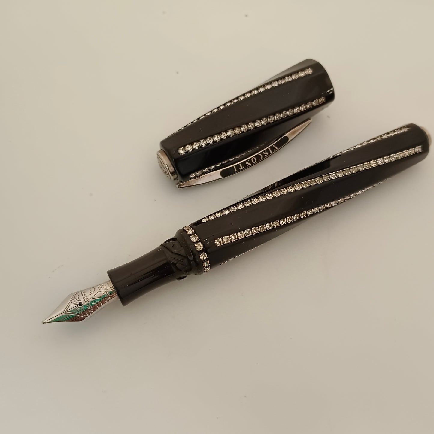 Visconti Divina Royale Black Fountain Pen