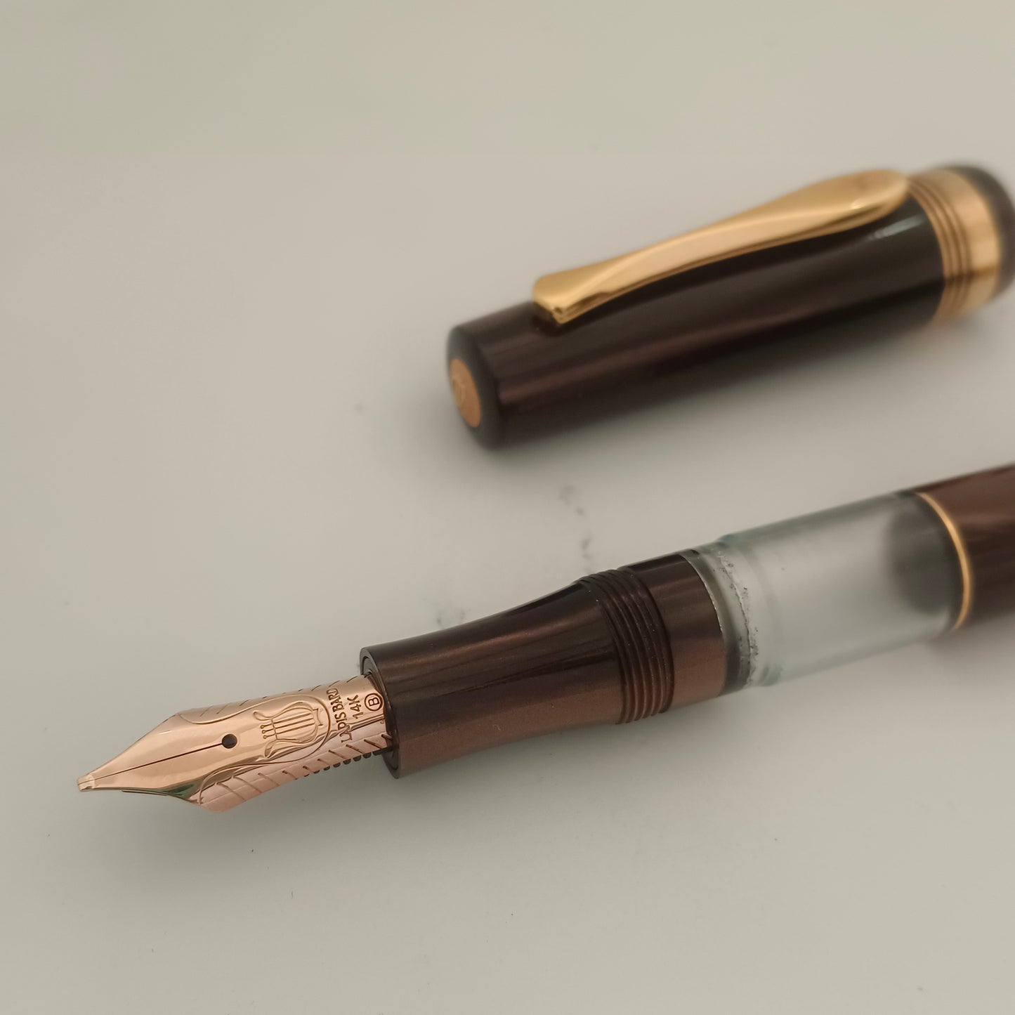 Lapis Bard Classic Windsor Emperador 14K Broad Fountain Pen - Brown Marble