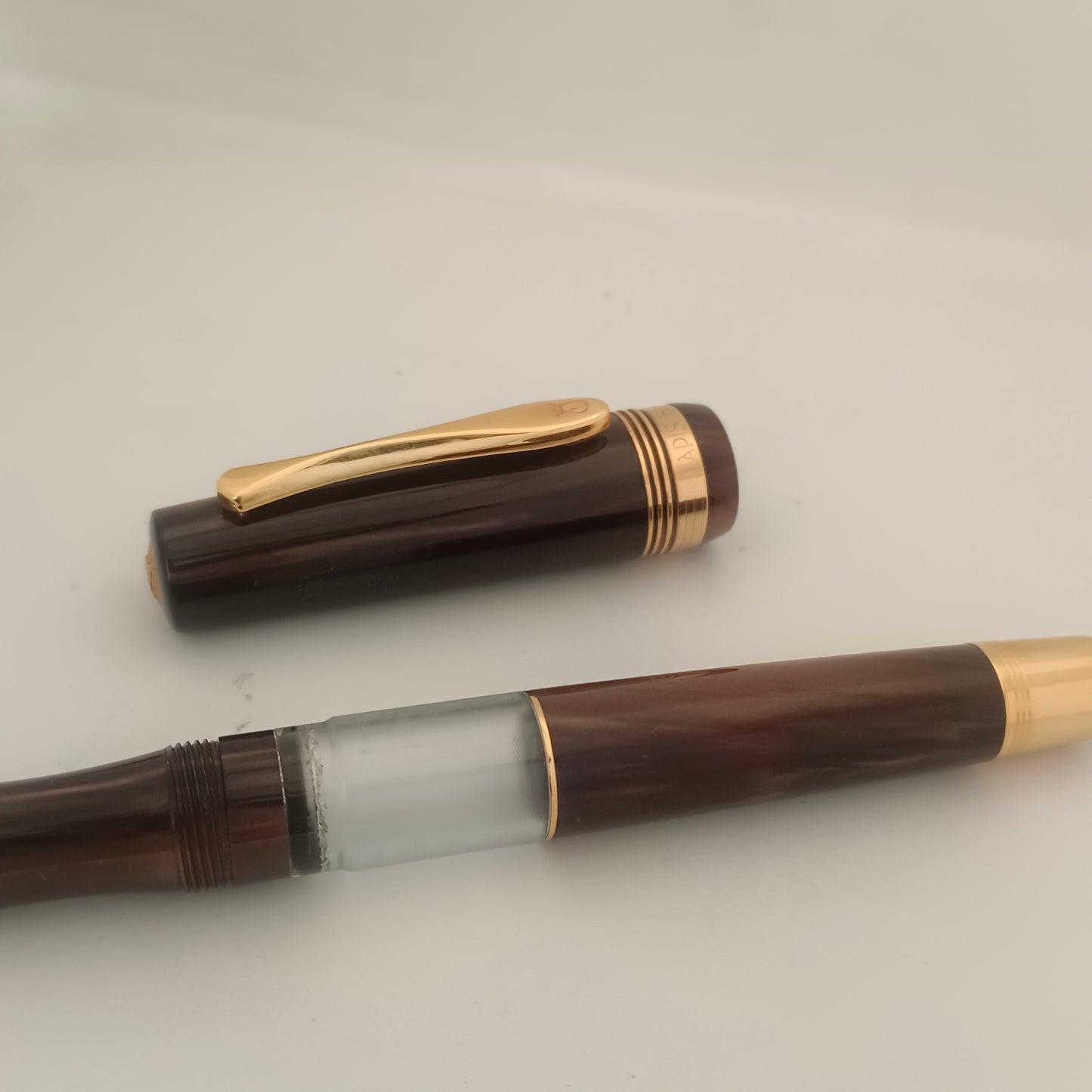 Lapis Bard Classic Windsor Emperador 14K Broad Fountain Pen - Brown Marble