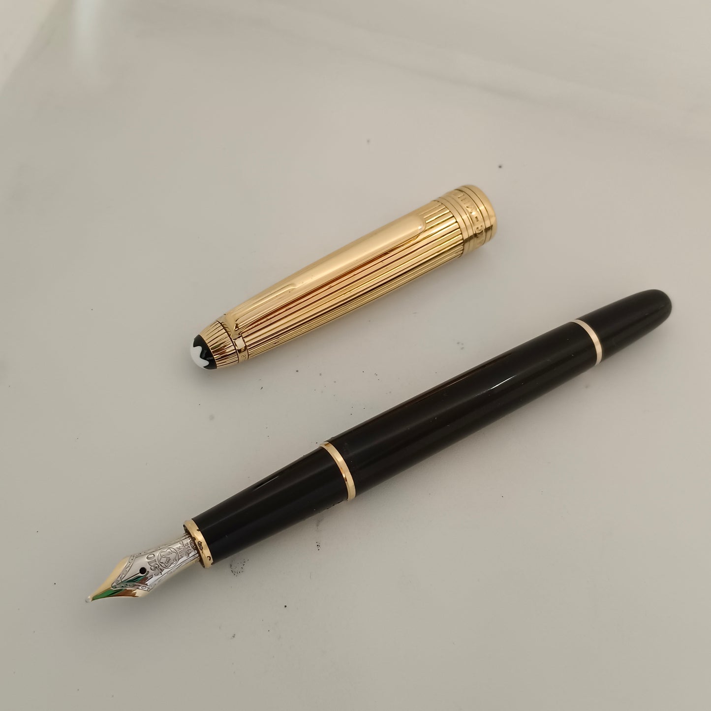 Montblanc Meisterstuck Solitaire Classique Doue Black With Golden Cap Fountain Pen