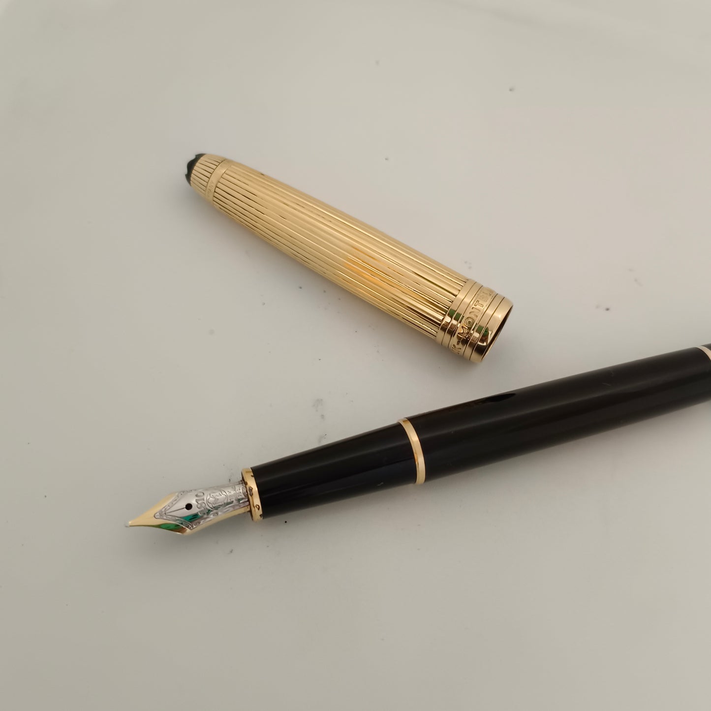 Montblanc Meisterstuck Solitaire Classique Doue Black With Golden Cap Fountain Pen
