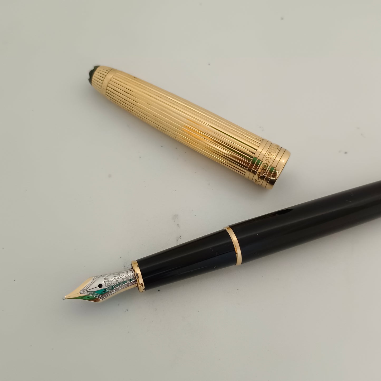 Montblanc Meisterstuck Solitaire Classique Doue Black With Golden Cap Fountain Pen