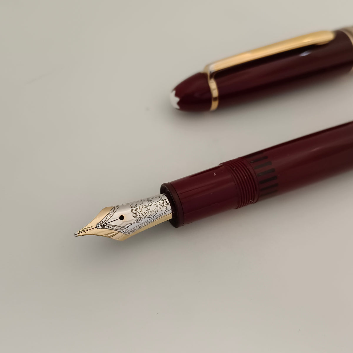 Montblanc Meisterstuck Burgundy Red Legrand fountain pen