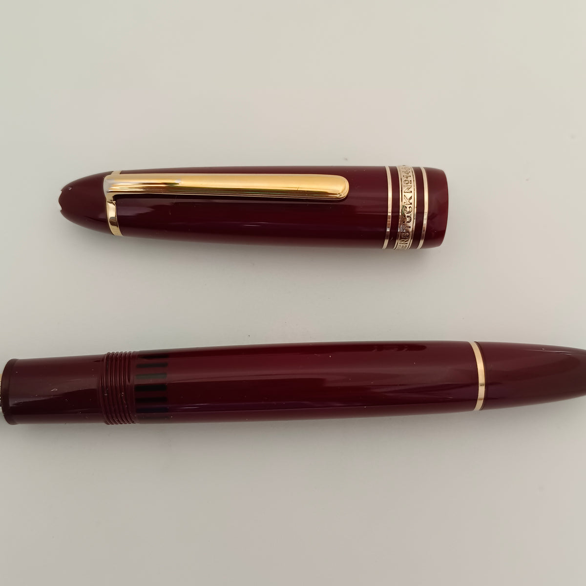 Montblanc Meisterstuck Burgundy Red Legrand fountain pen