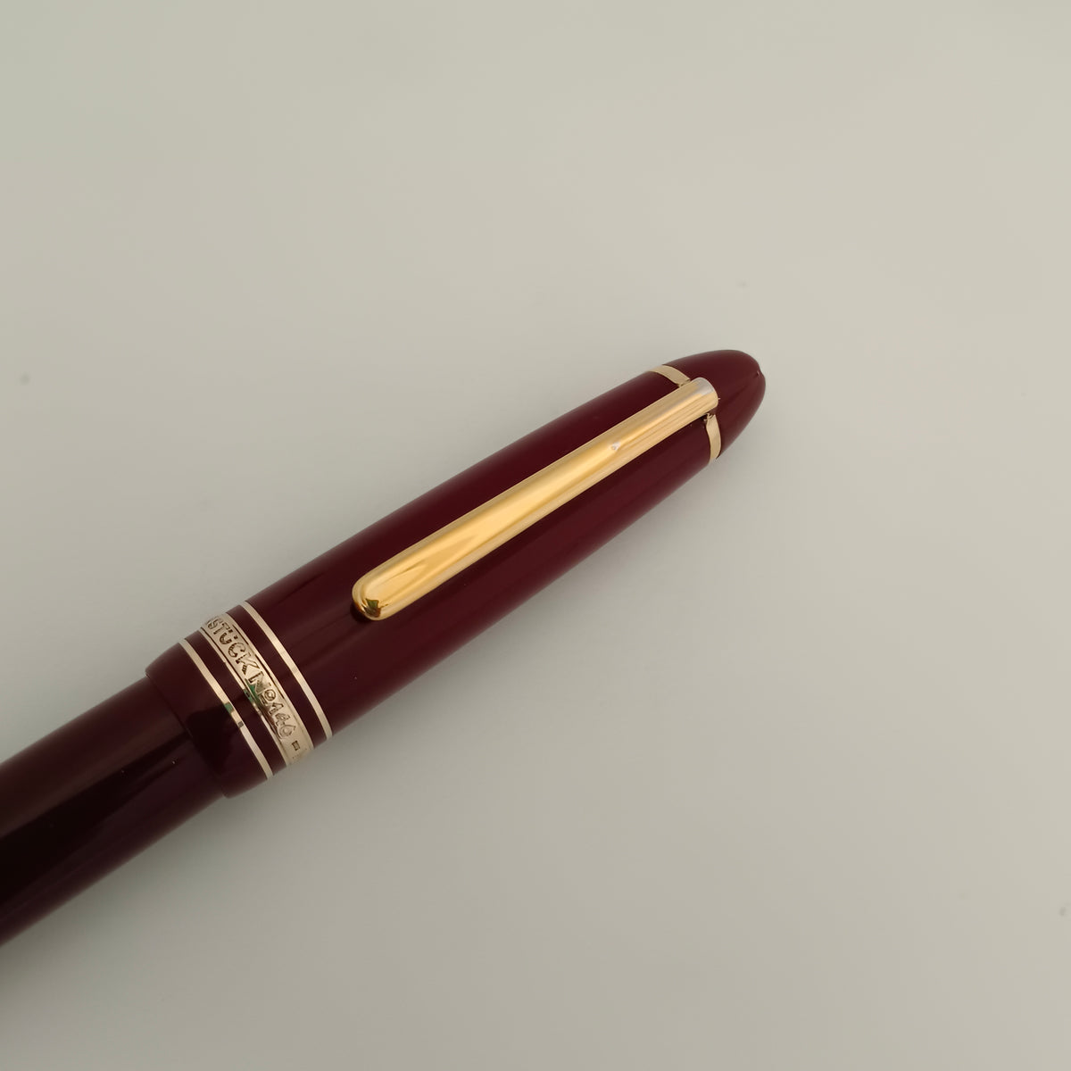 Montblanc Meisterstuck Burgundy Red Legrand fountain pen