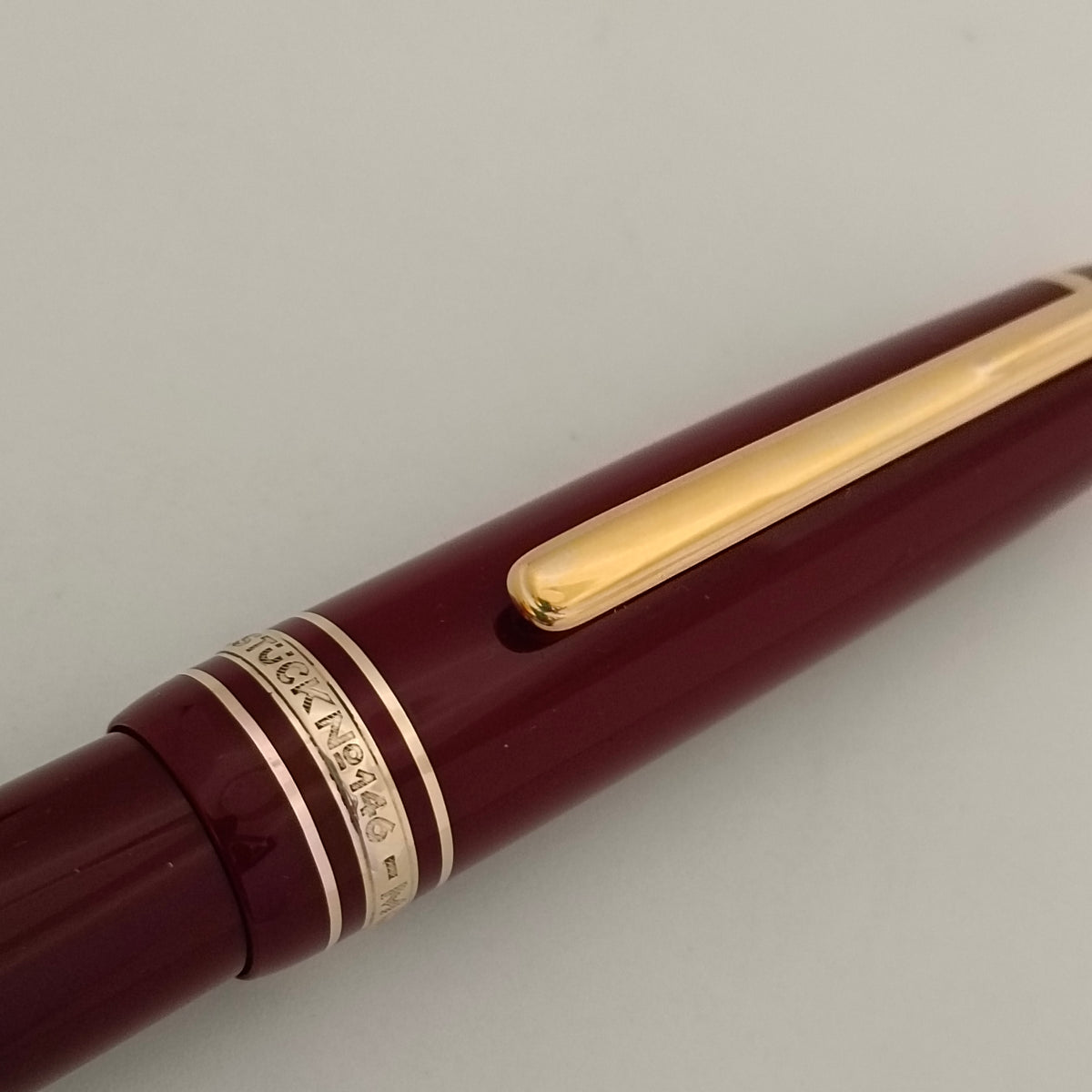 Montblanc Meisterstuck Burgundy Red Legrand fountain pen