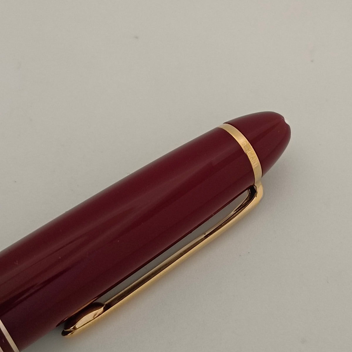Montblanc Meisterstuck Burgundy Red Legrand fountain pen
