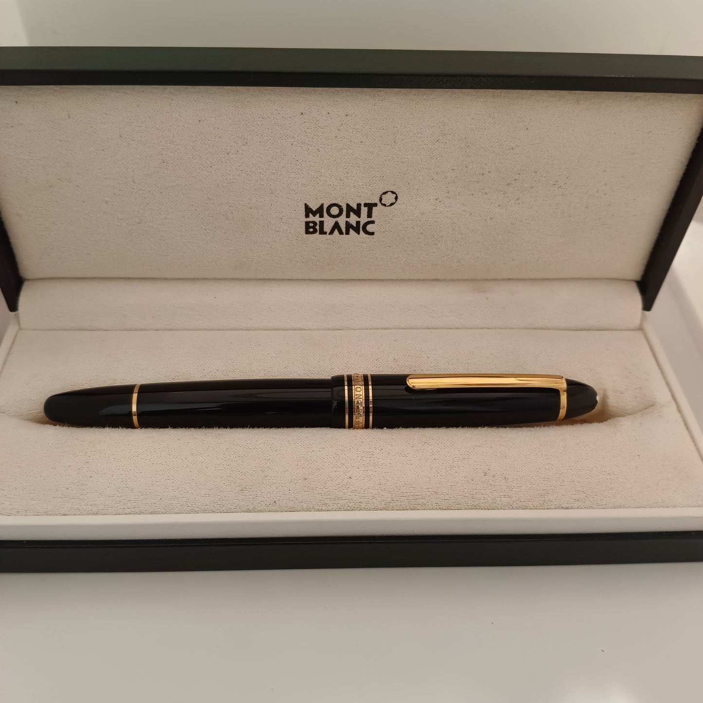 Montblanc Meisterstuck 146 LeGrand Gold Trim Fountain Pen