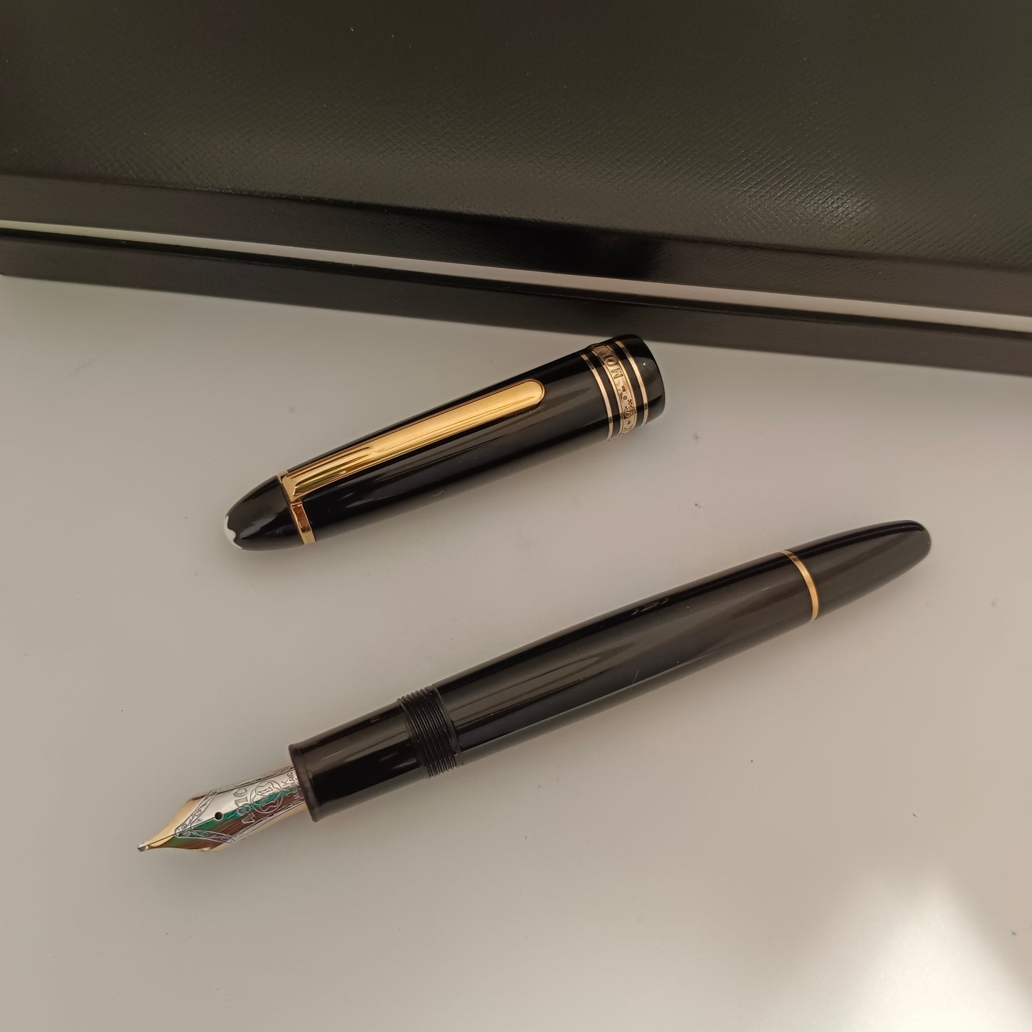 Montblanc Meisterstuck 146 LeGrand Gold Trim Fountain Pen