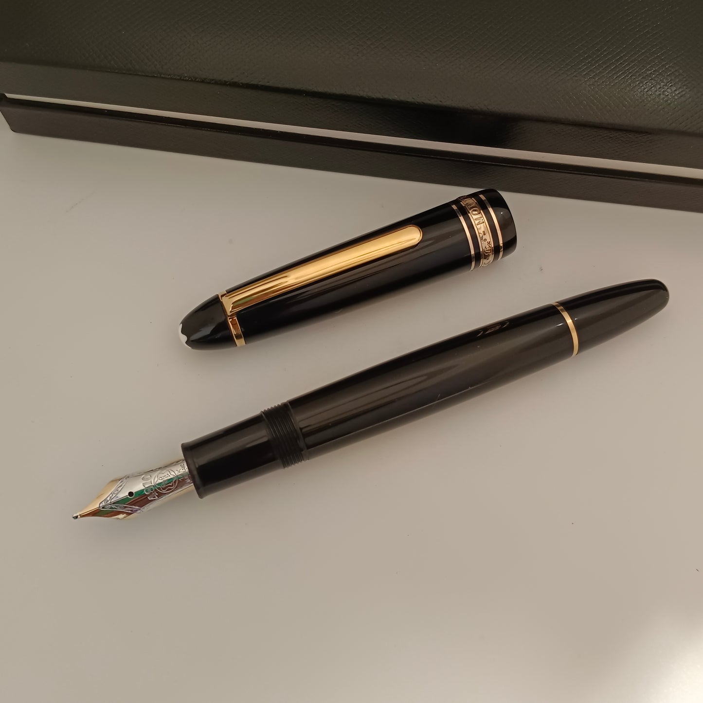Montblanc Meisterstuck 146 LeGrand Gold Trim Fountain Pen