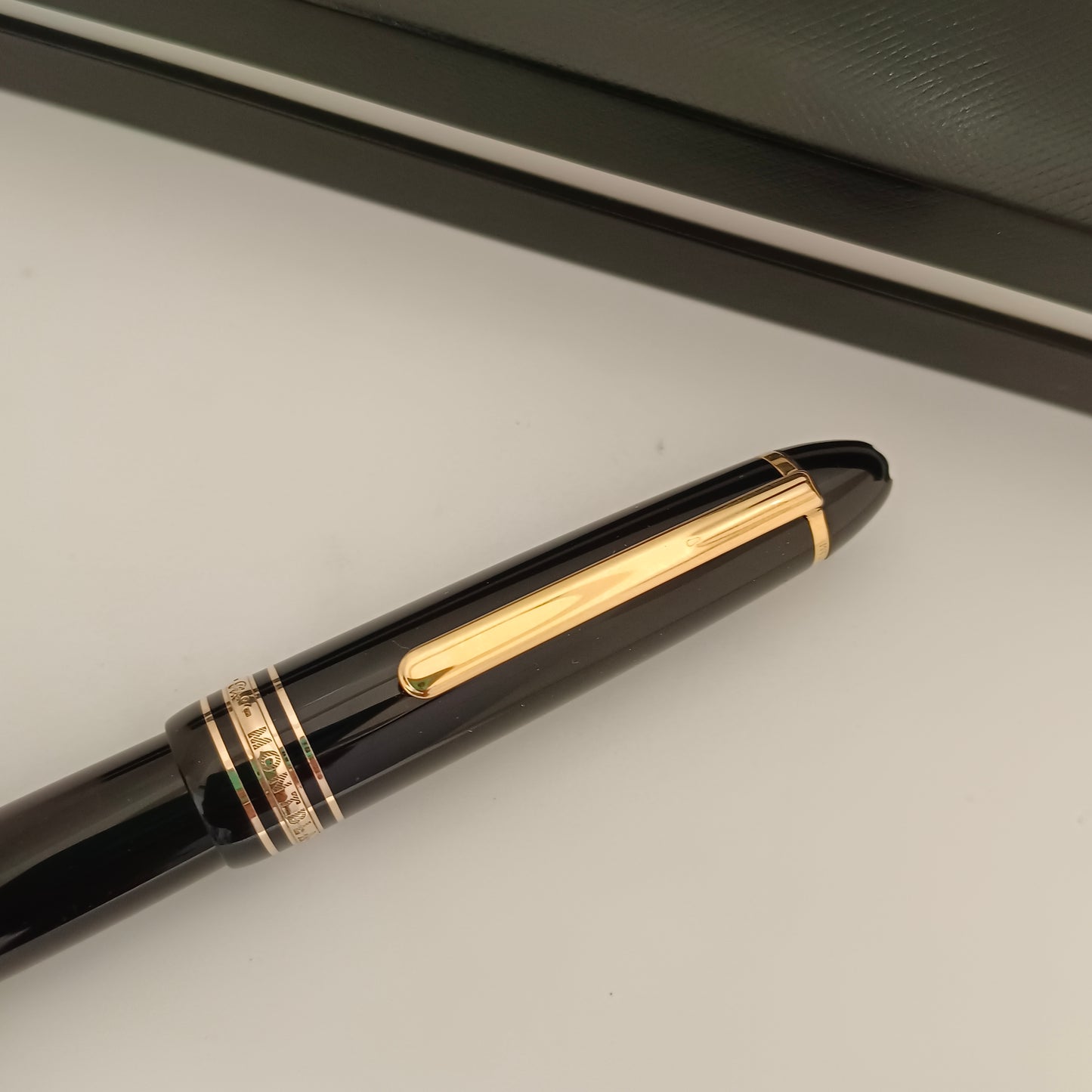 Montblanc Meisterstuck 146 LeGrand Gold Trim Fountain Pen