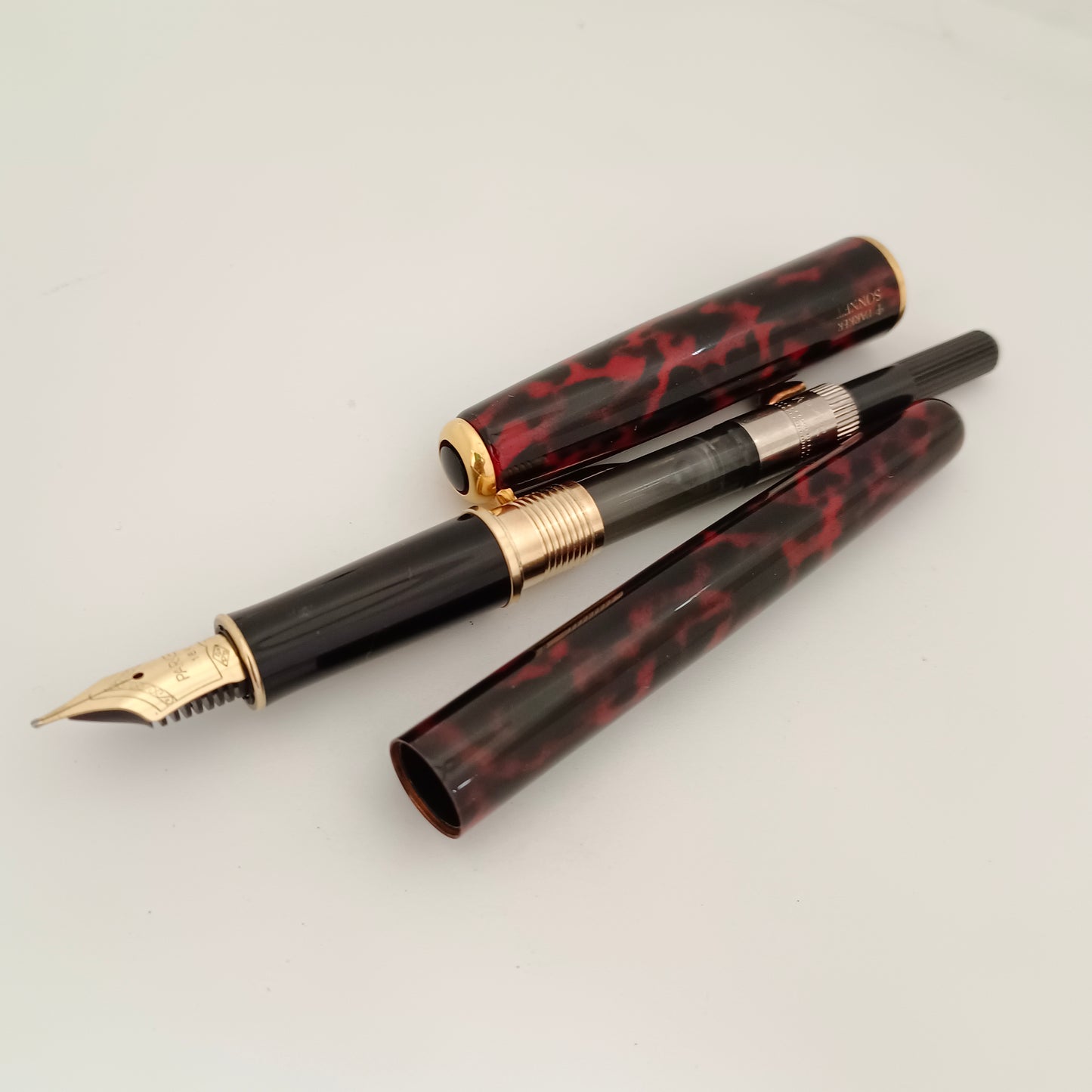 Parker Sonnet Red Chinese Lacquer Fountain pen