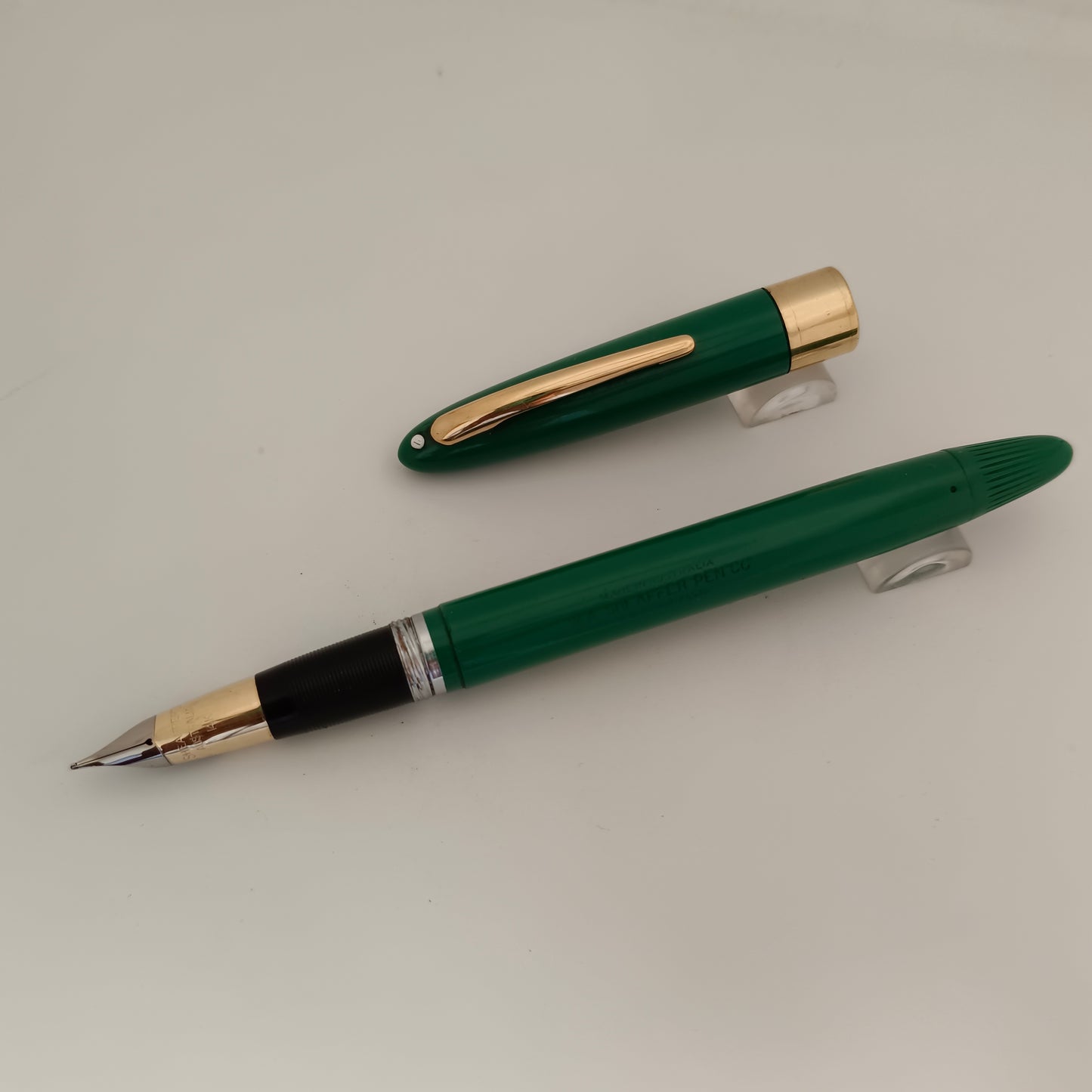 Sheaffer Vintage Snorkel Green Fountain Pen with 14kt Gold Nib