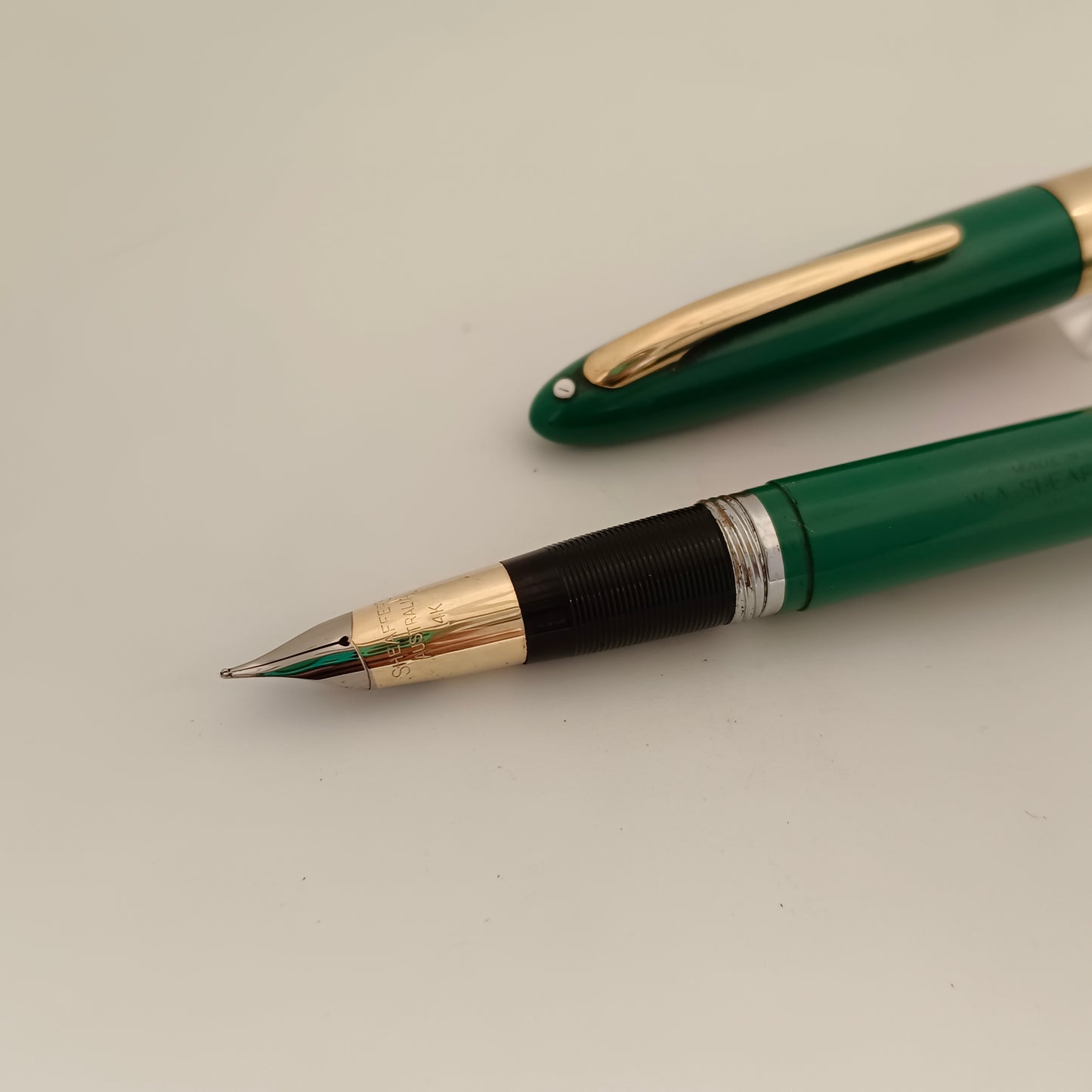 Sheaffer Vintage Snorkel Green Fountain Pen with 14kt Gold Nib
