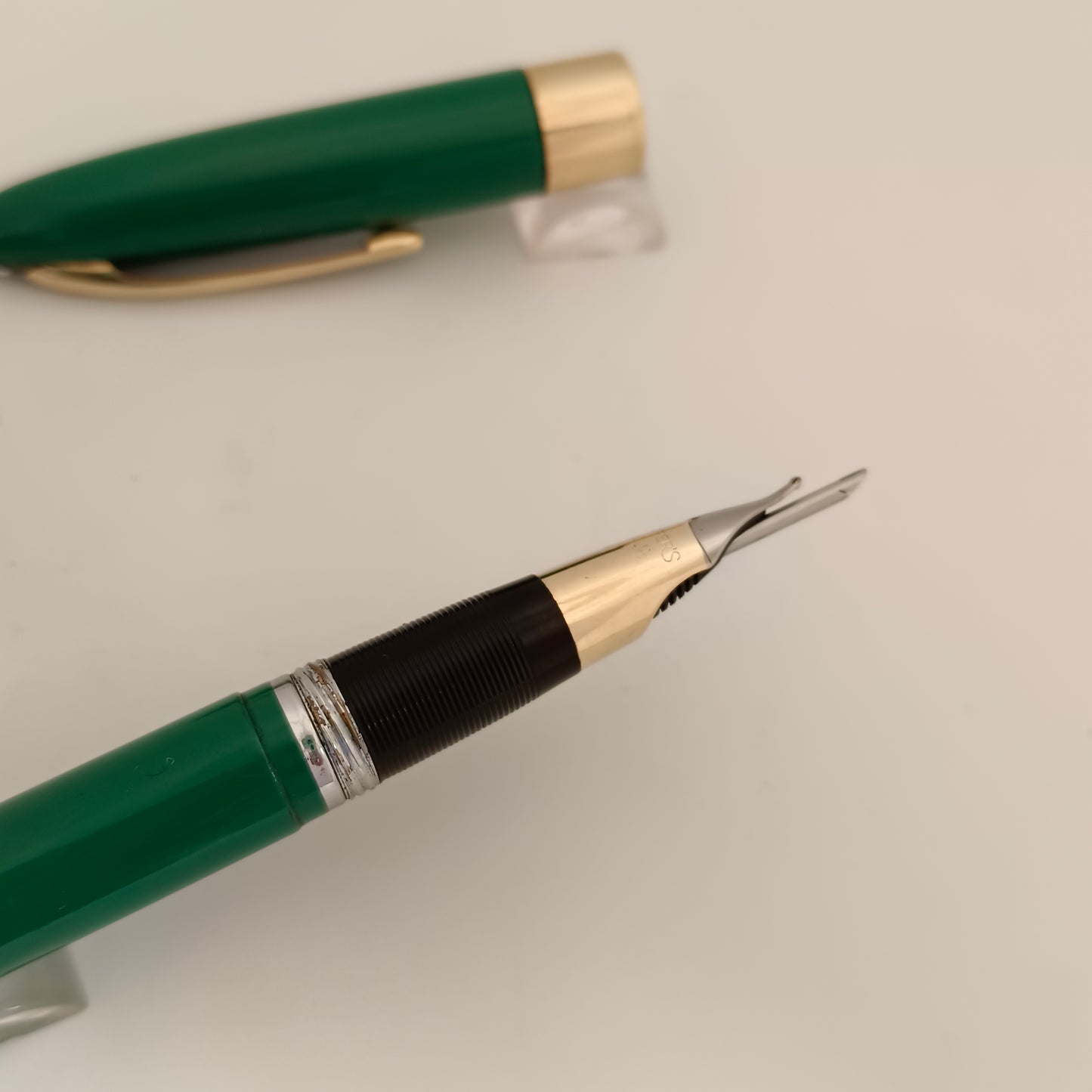 Sheaffer Vintage Snorkel Green Fountain Pen with 14kt Gold Nib