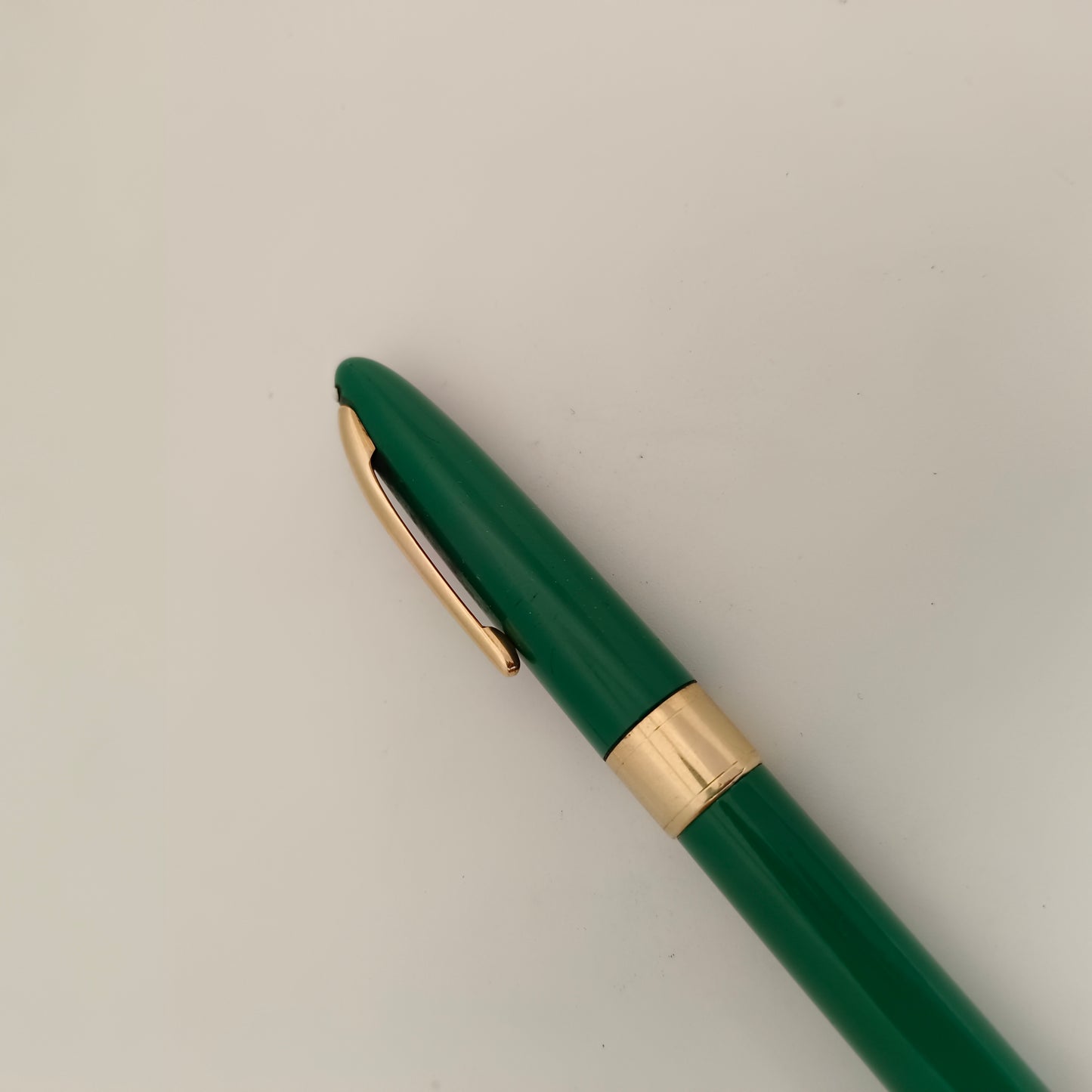 Sheaffer Vintage Snorkel Green Fountain Pen with 14kt Gold Nib