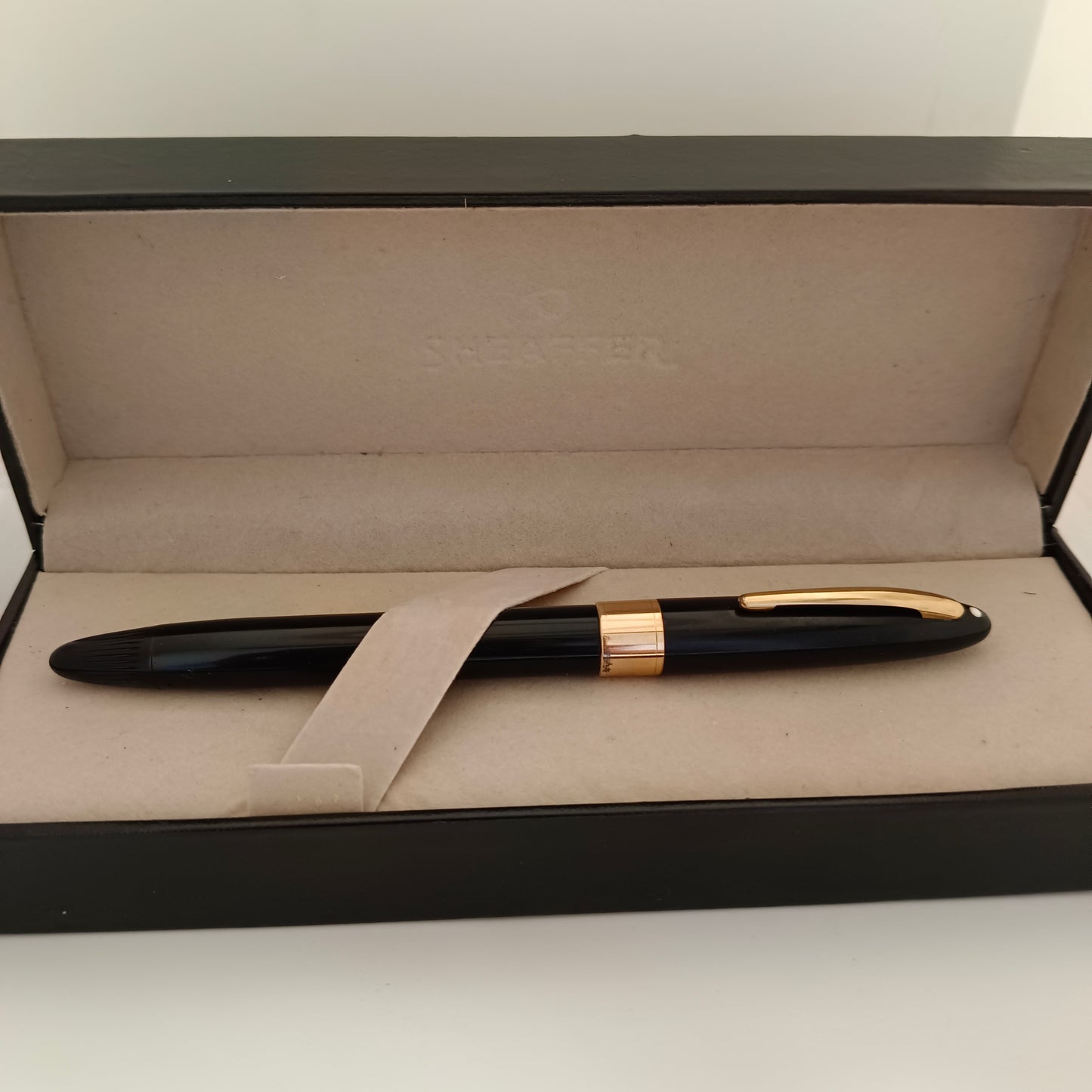 Sheaffer Vintage Black Snorkel Fountain Pen with 14kt Gold Nib