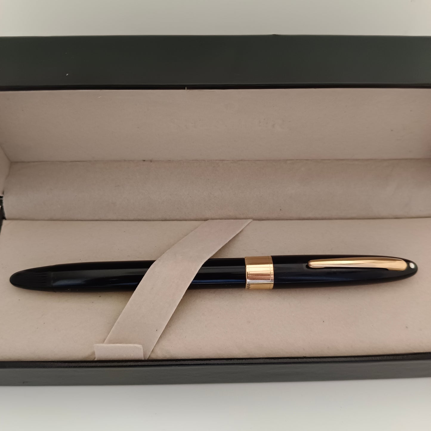 Sheaffer Vintage Black Snorkel Fountain Pen with 14kt Gold Nib