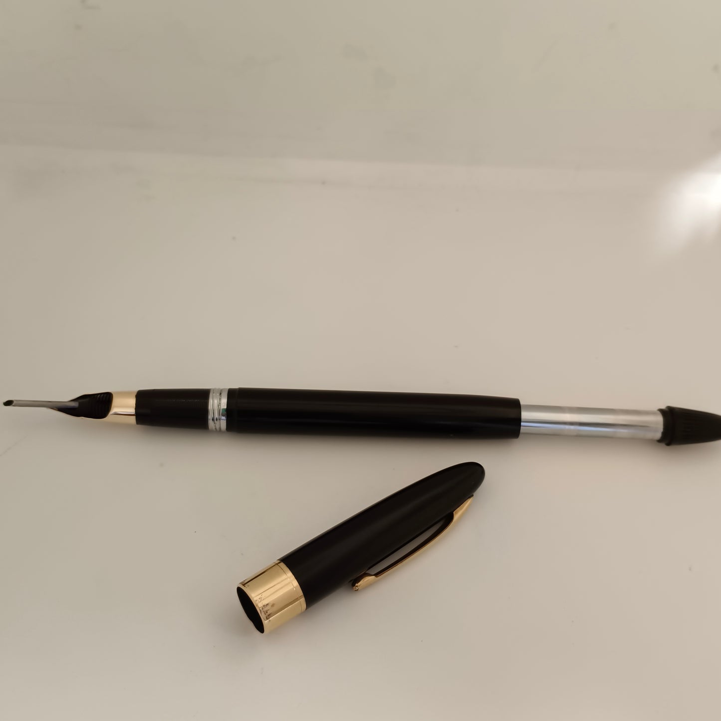 Sheaffer Vintage Black Snorkel Fountain Pen with 14kt Gold Nib