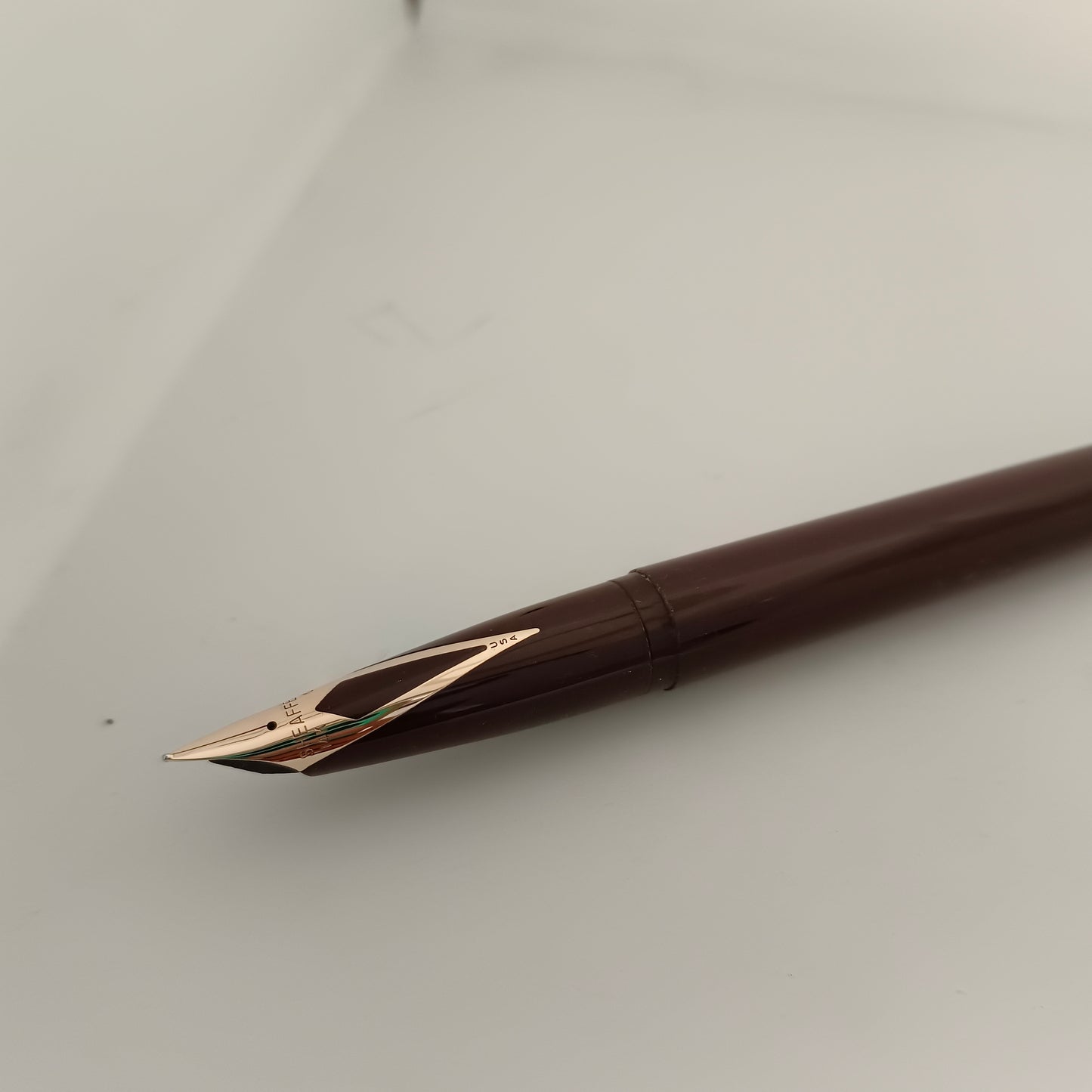 Sheaffer Imperial Touchdown Fountain Desk Pen - Burgundy