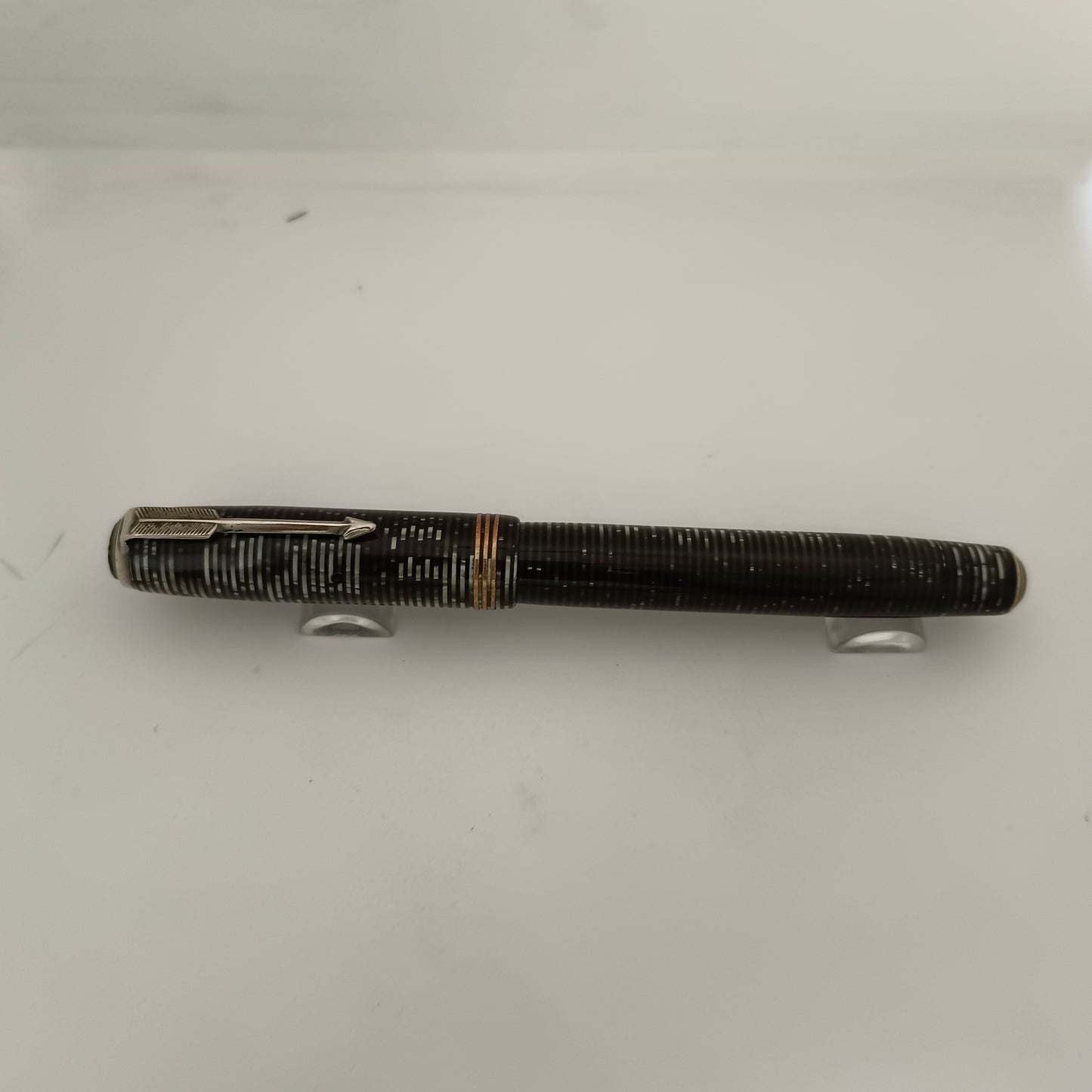 Parker Vacumatic Standdard Lockdown Filler Fountain Pen - Silver Pearl