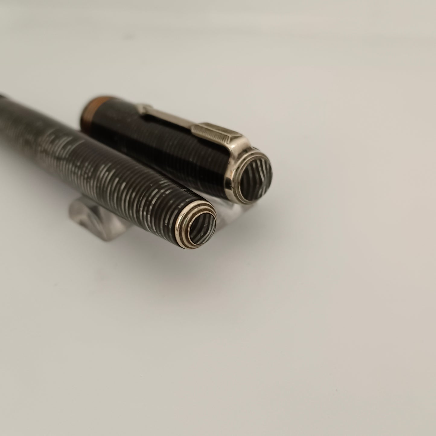 Parker Vacumatic Standdard Lockdown Filler Fountain Pen - Silver Pearl