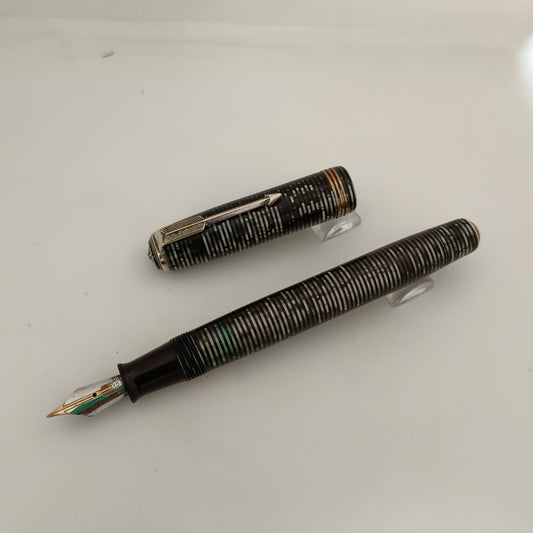 Parker Vacumatic Standdard Lockdown Filler Fountain Pen - Silver Pearl