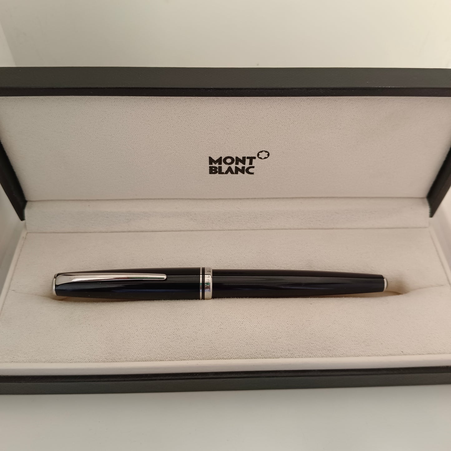Montblanc Generation Black Fountain Pen Platinum Trim Made In Germany