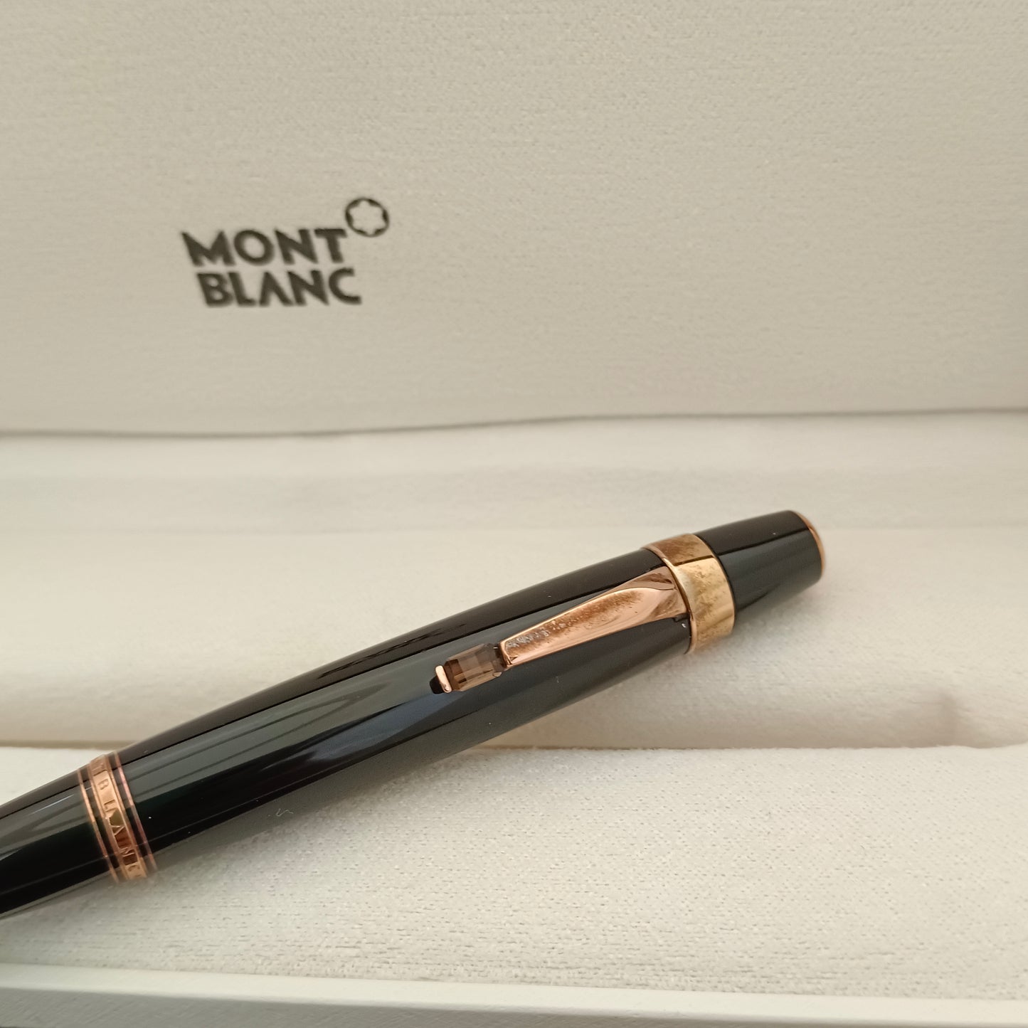 Montblanc Boheme Maroon Rose Gold Ballpen
