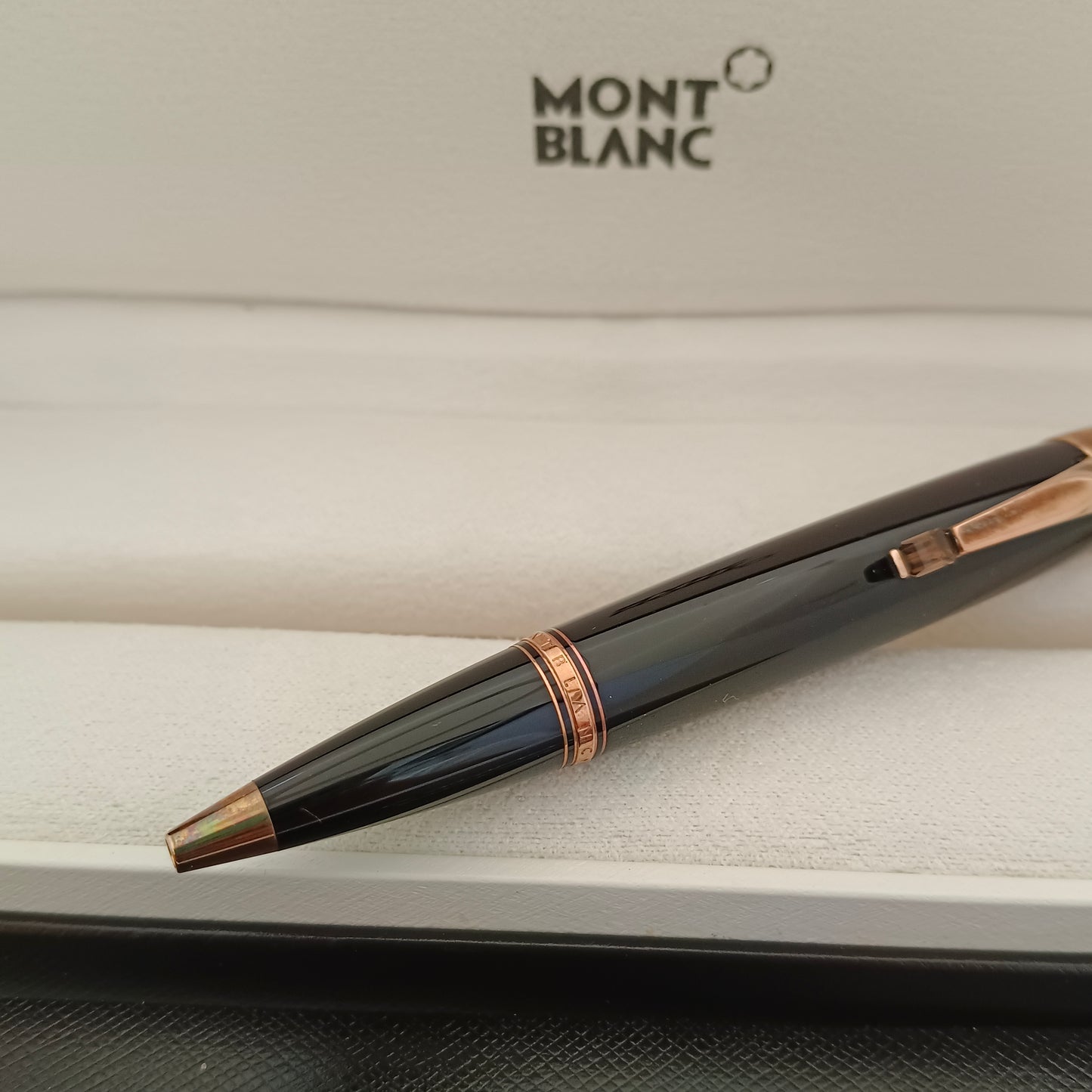 Montblanc Boheme Maroon Rose Gold Ballpen