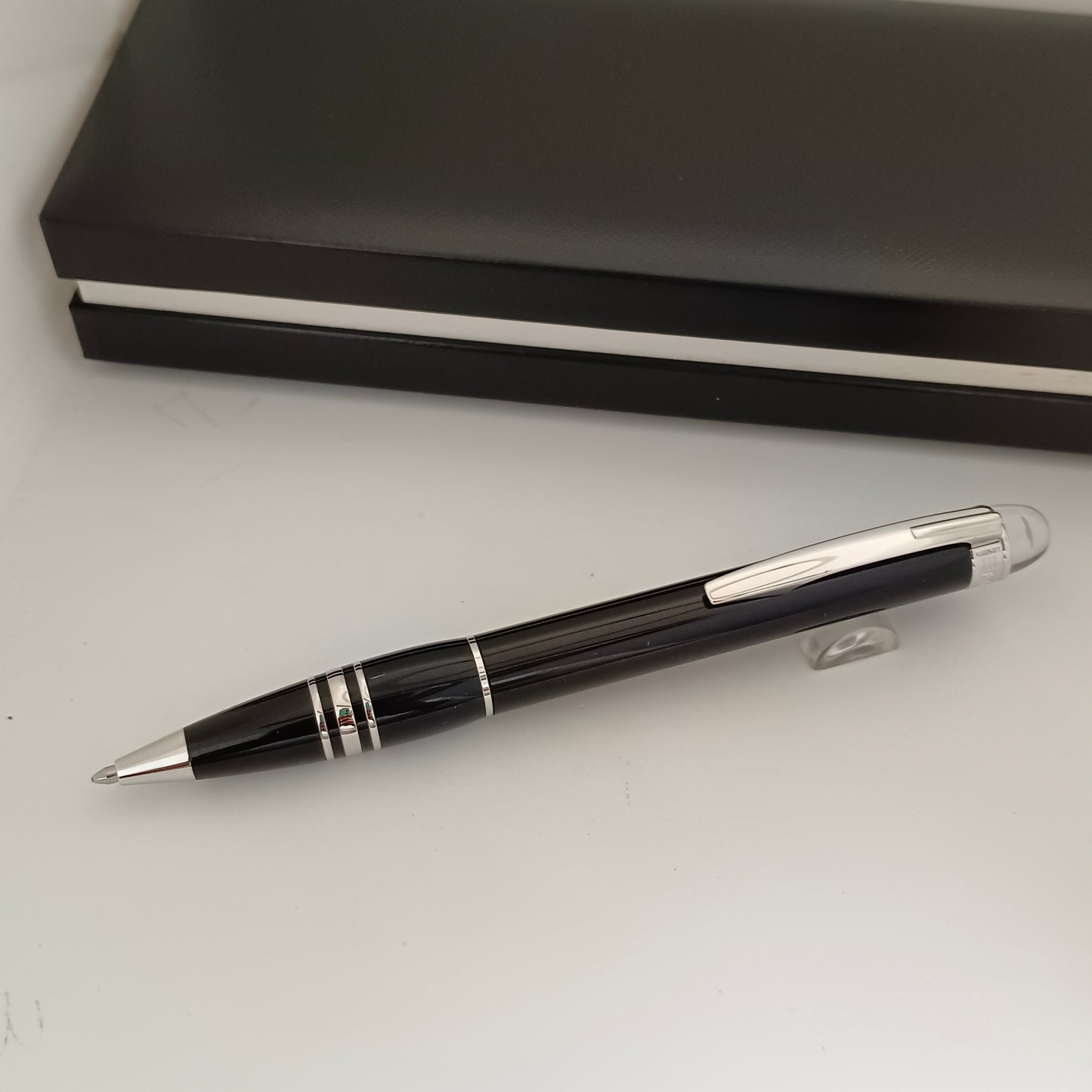 Montblanc Starwalker Black Fountain Pen - Platinum Trim