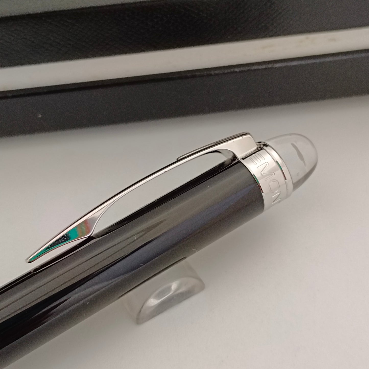 Montblanc Starwalker Black Fountain Pen - Platinum Trim