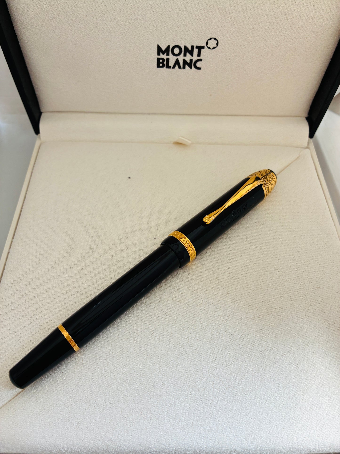 Montblanc Writer's Edition Voltaire Fountain Pen