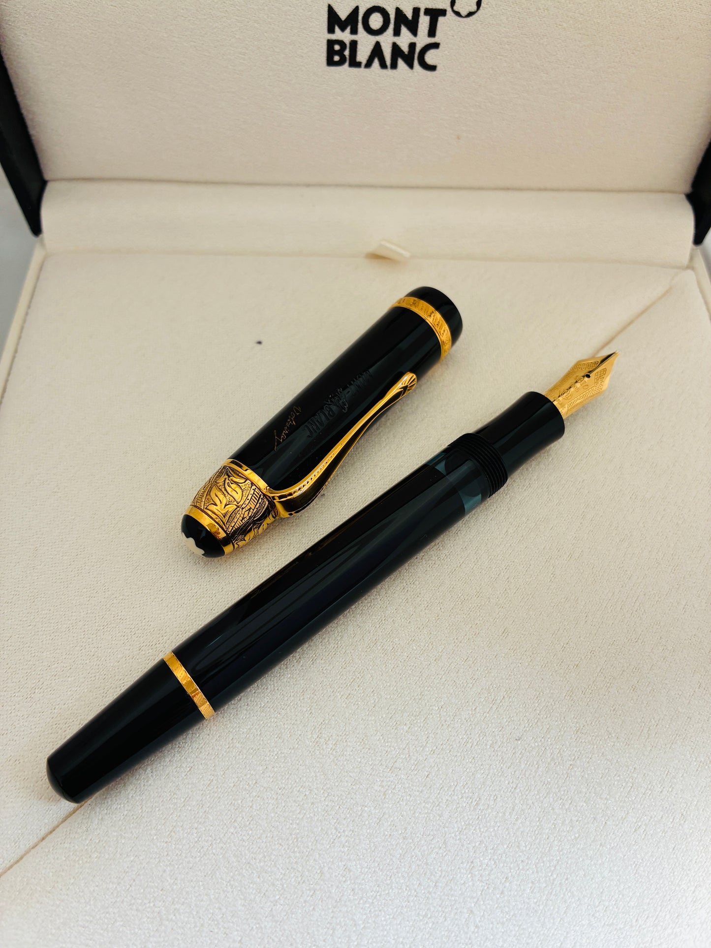 Montblanc Writer's Edition Voltaire Fountain Pen