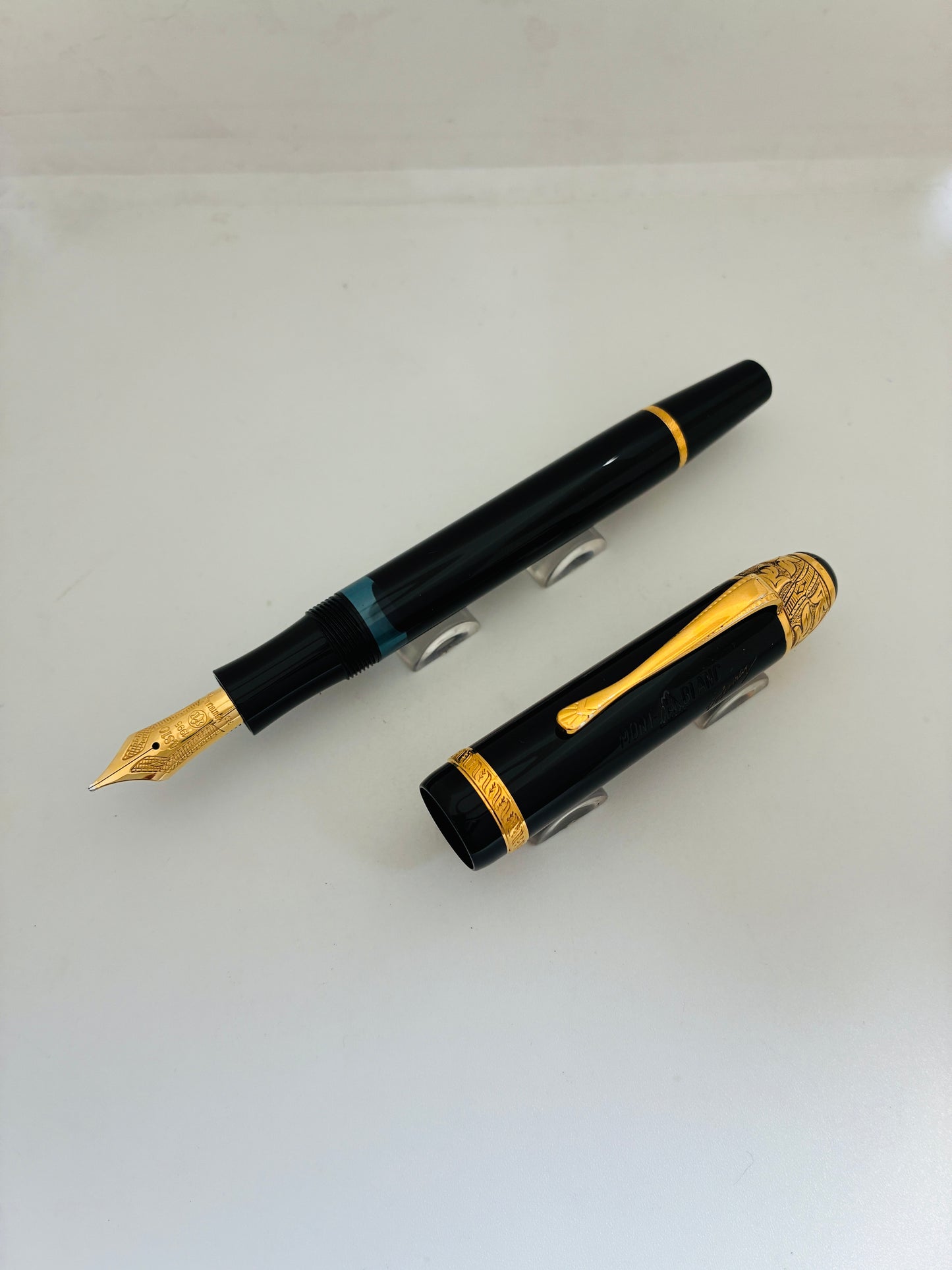 Montblanc Writer's Edition Voltaire Fountain Pen