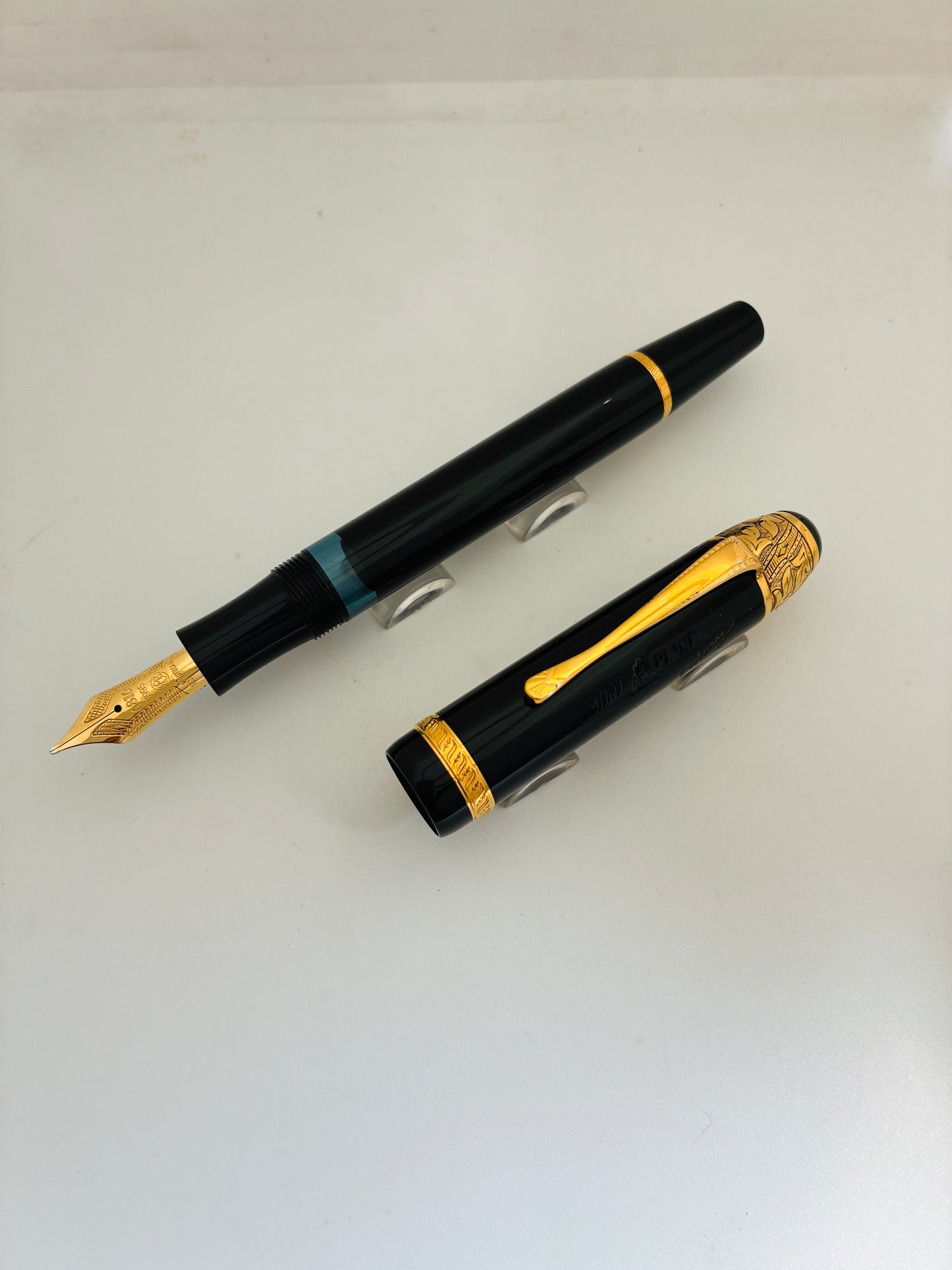 Montblanc Writer's Edition Voltaire Fountain Pen