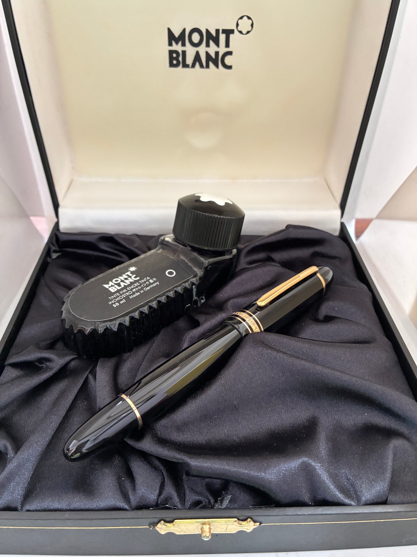 Montblanc Meisterstuck 149 Piston Filler Black Fountain Pen