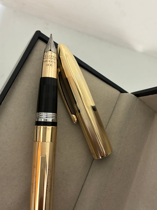 Sheaffer golden Snorkel triumph 14kt gold fountain pen