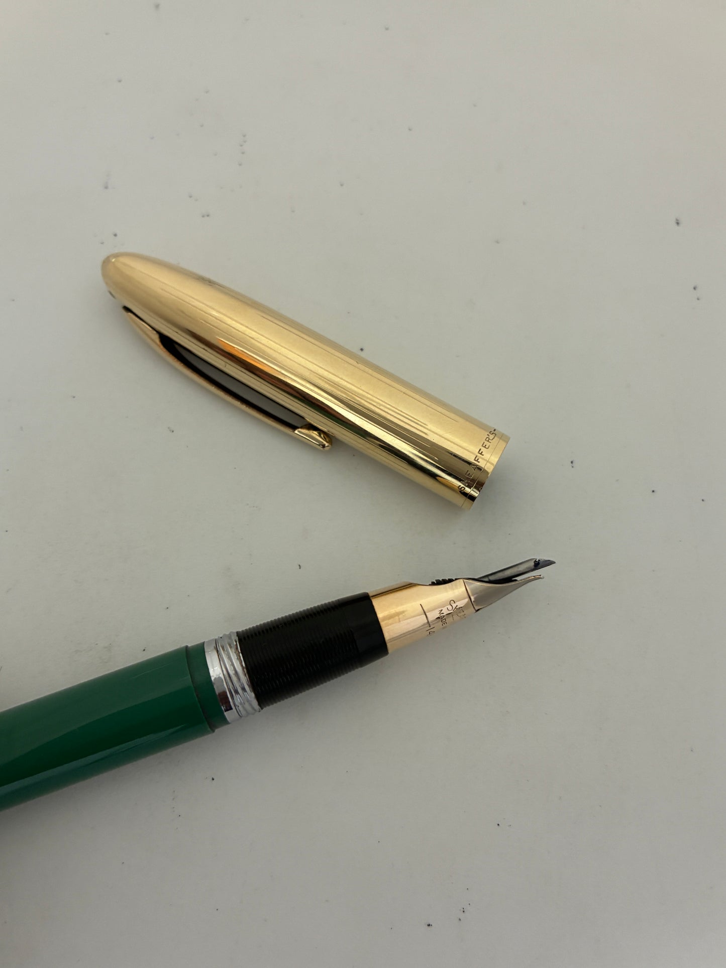 Sheaffer Vintage Snorkel Green Fountain Pen with 14kt Gold Nib