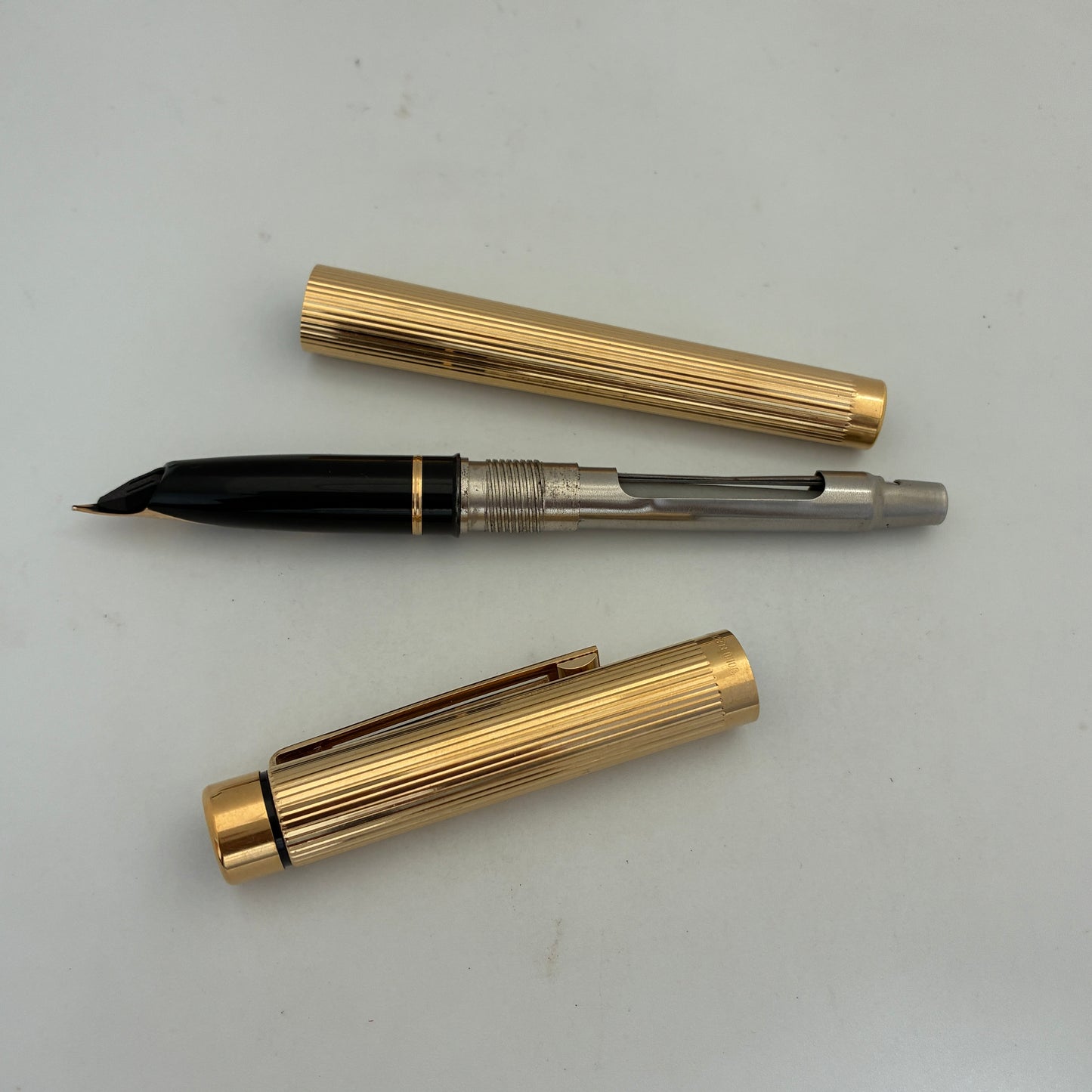 Sheaffer Targa 1005 Fountain Pen with 14kt Gold Nib