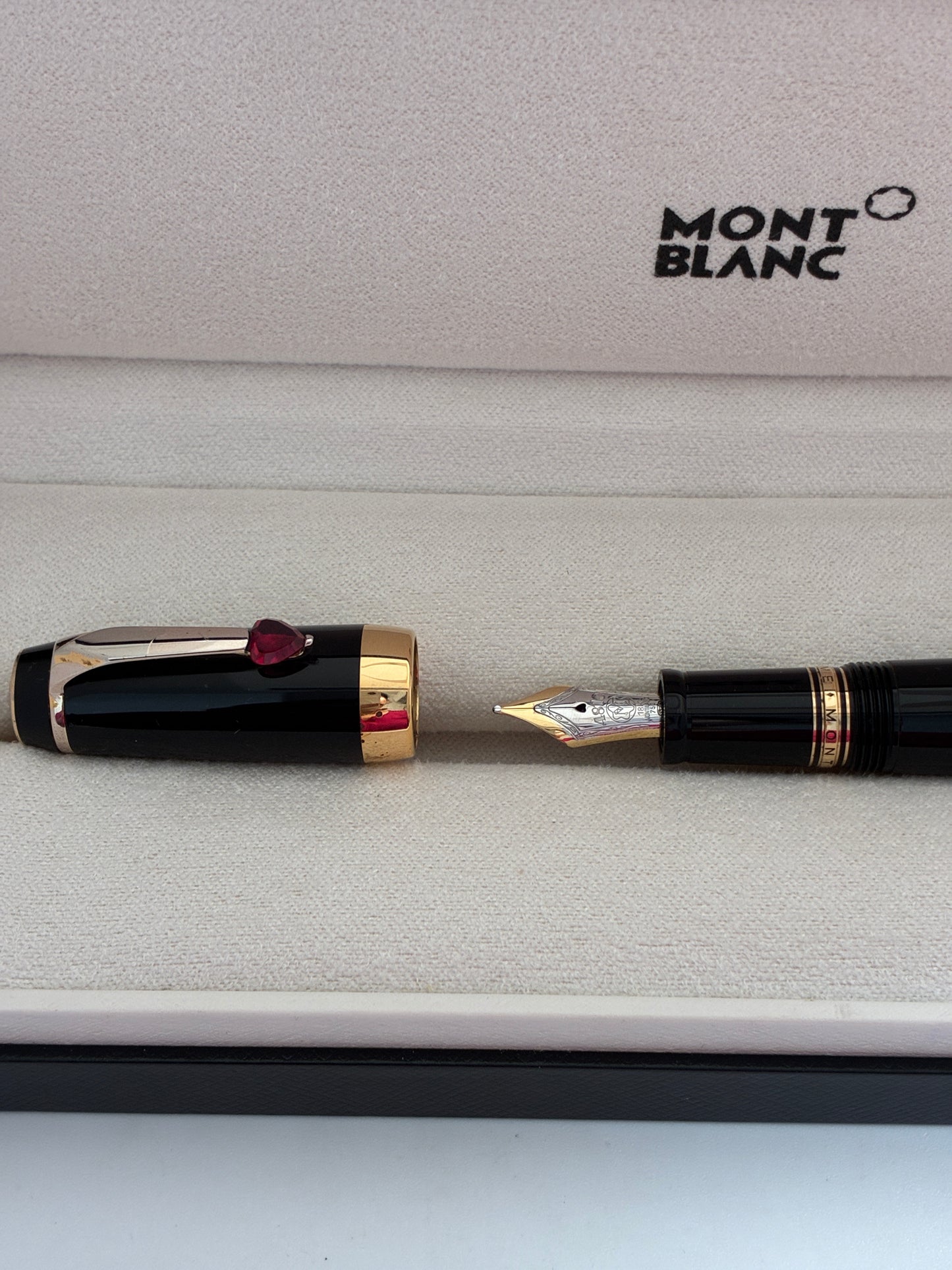 Montblanc Boheme Je t'aime Fountain Pen