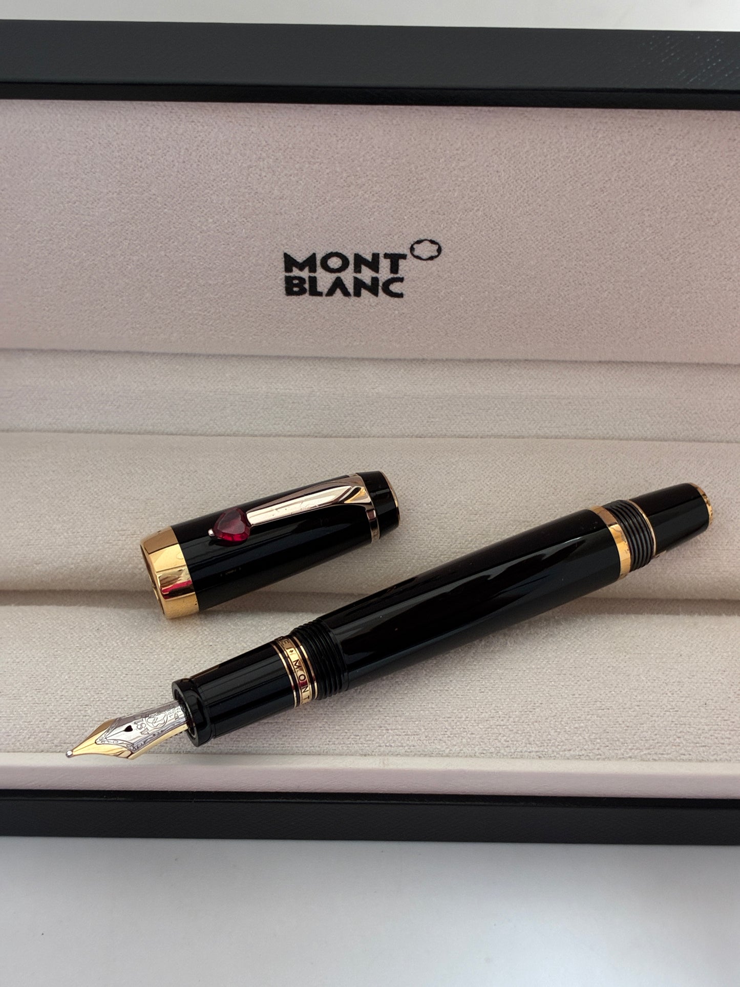 Montblanc Boheme Je t'aime Fountain Pen